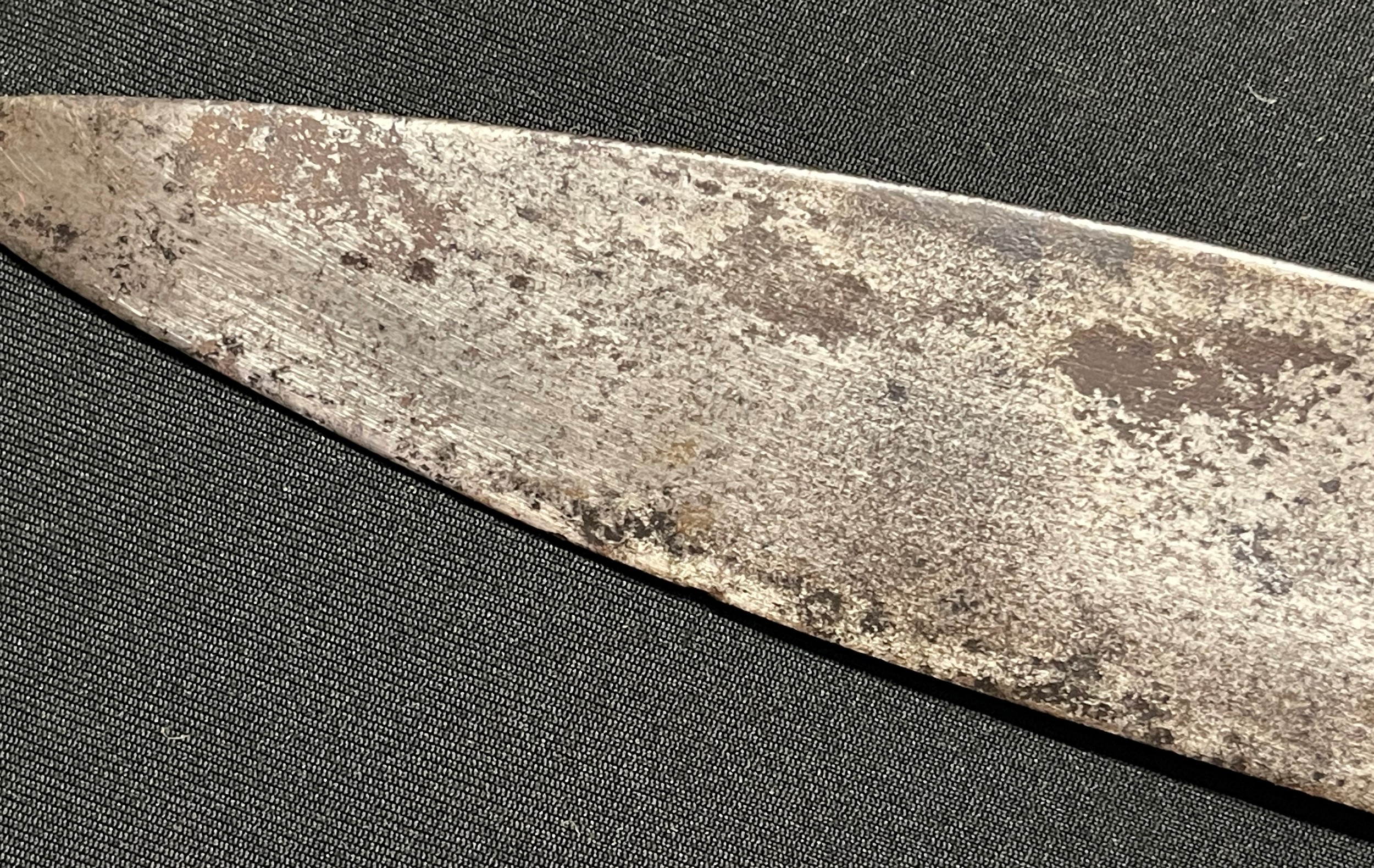 European Broadsword with fullered single edged blade 790 mm in length. No markings. Decorated - Bild 13 aus 20