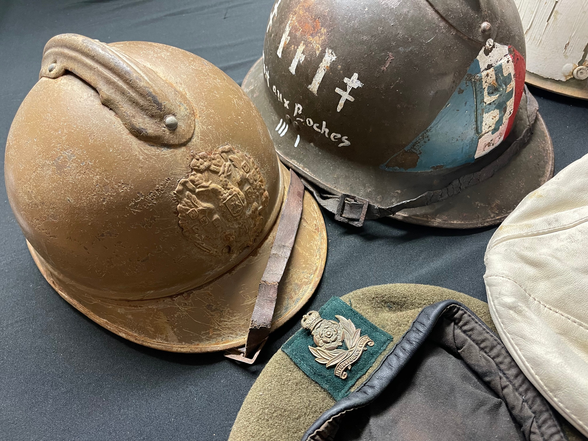 Reproduction Headgear collection to include: WW1 Russian helmet, WW2 French FFI Helmet, Danzig - Image 5 of 7