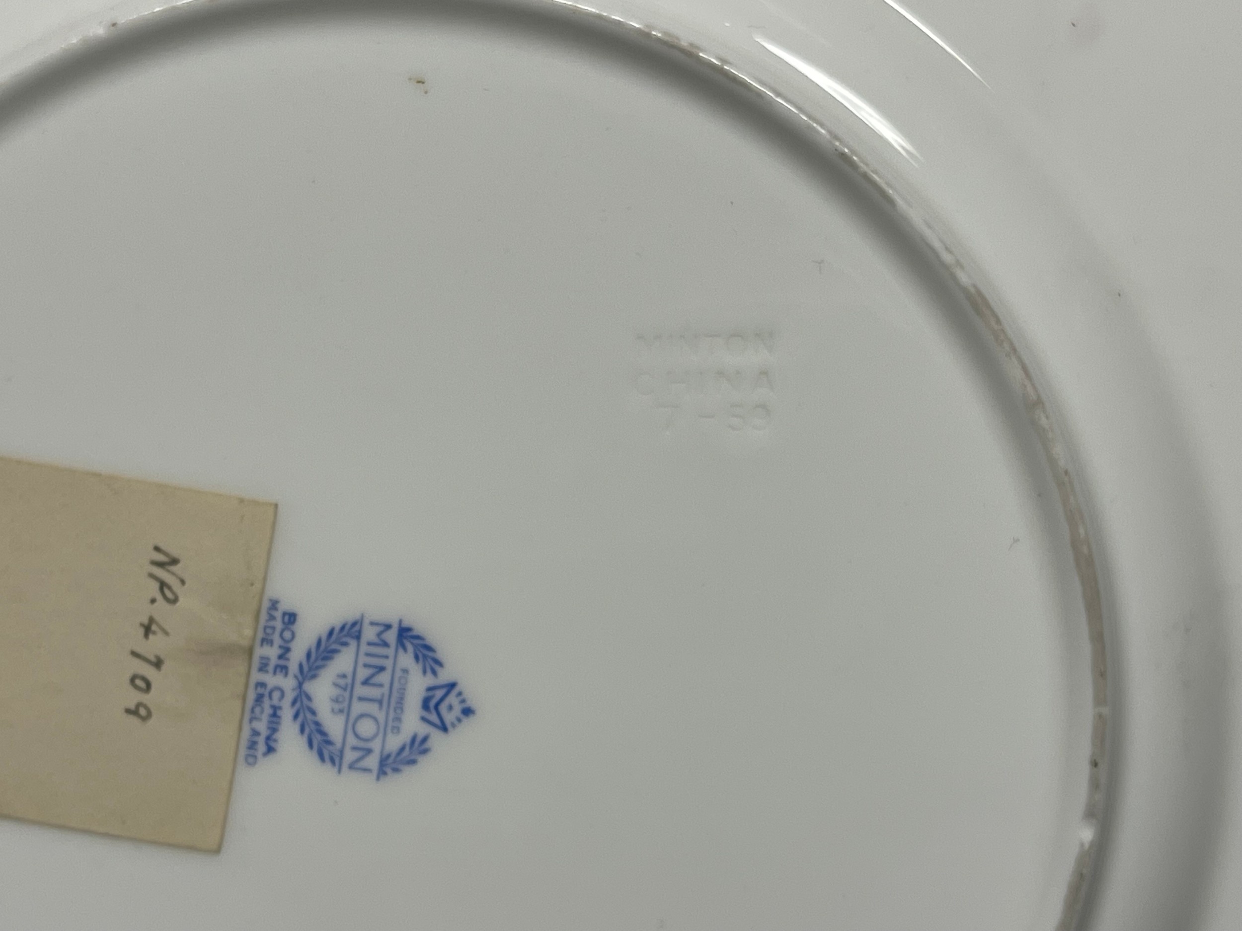 Royal Candian Air Force Officers Mess (Camp Borden) dinner plate, by Minton, with applied paper - Image 5 of 5