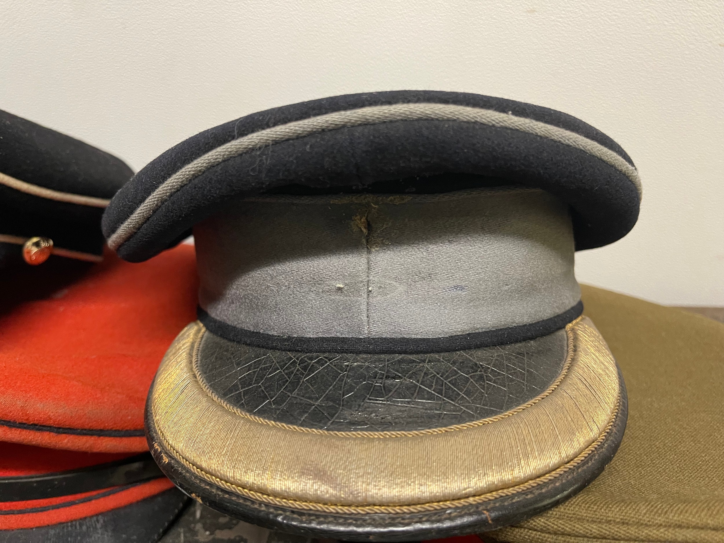 A collection of British Service Dress Caps: General Staff Officers Cap with bullion wire cap badge - Image 4 of 7