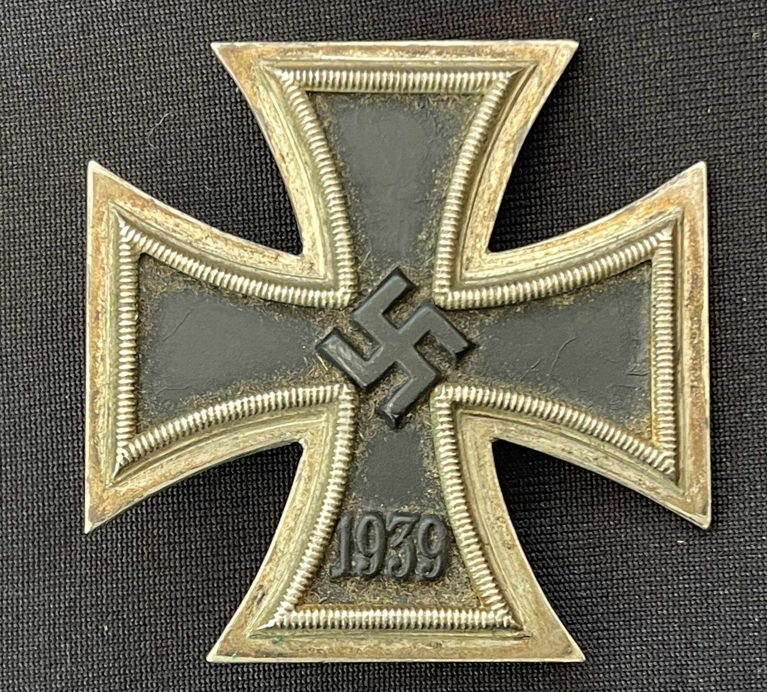 WW2 Third Reich Eisernes Kreuz 1. Klasse. Iron Cross 1st Class 1939. No makers mark.