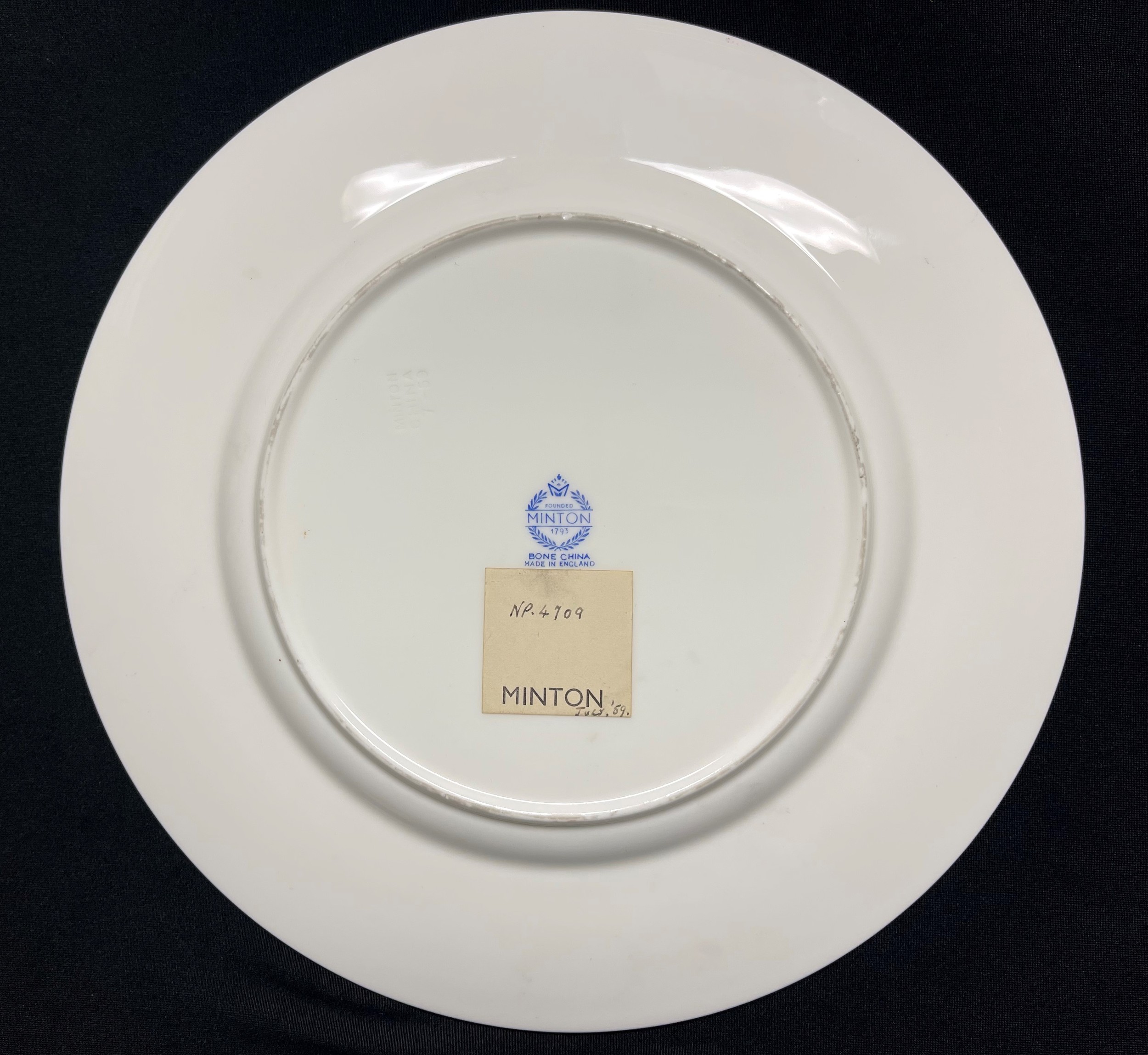Royal Candian Air Force Officers Mess (Camp Borden) dinner plate, by Minton, with applied paper - Image 3 of 5