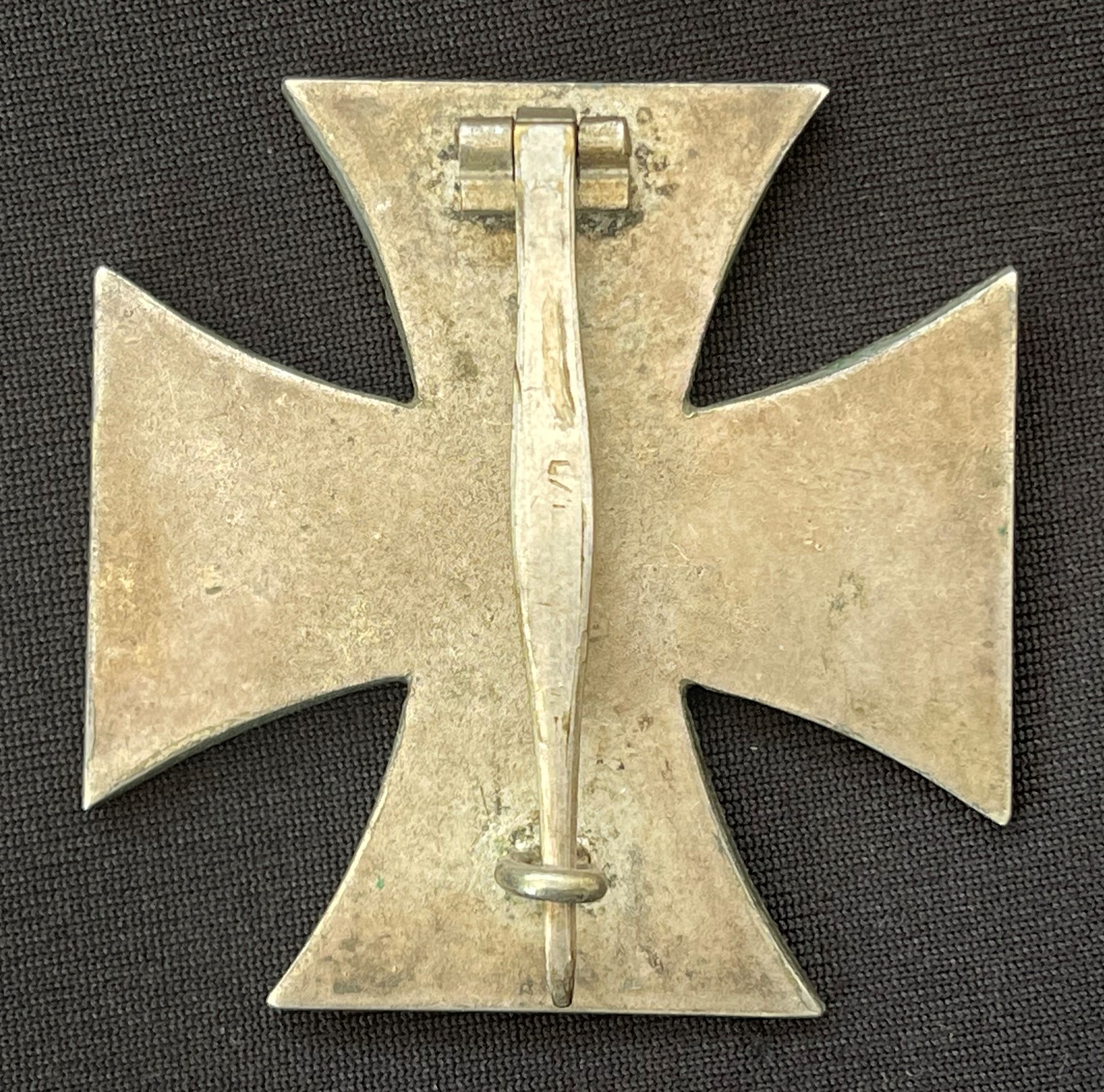 WW2 Third Reich Eisernes Kreuz 1. Klasse. Iron Cross 1st Class 1939. No makers mark. - Image 2 of 4