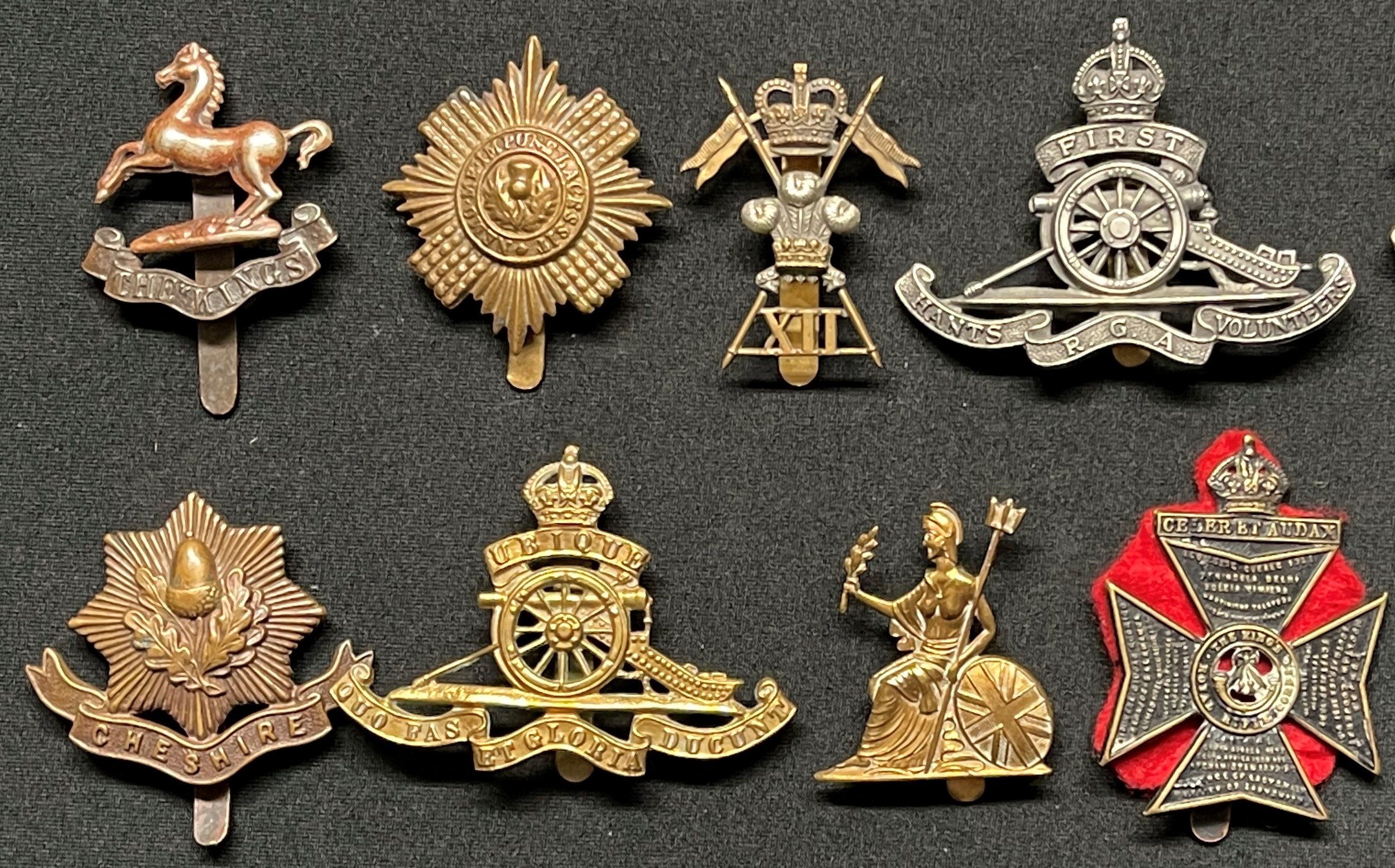 WW2 British Cap Badges plus WW1 badges to include: East Surrey Regt: 27th Lancers: WW1 Economy Royal - Image 7 of 14