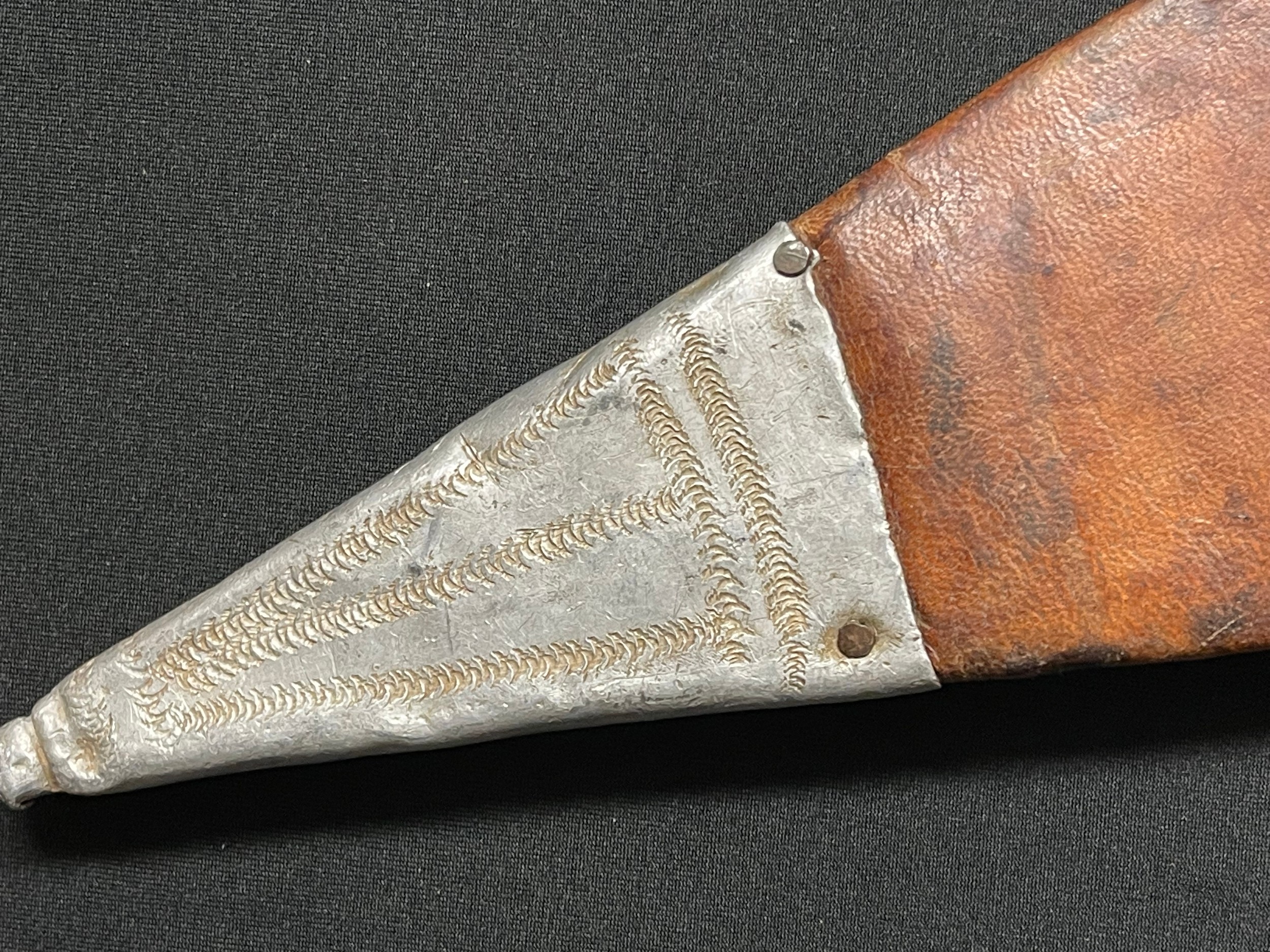 A Sudanese Kaskara sword with double edged blade 855mm in length. Brass crossguard. Leather bound - Image 12 of 12