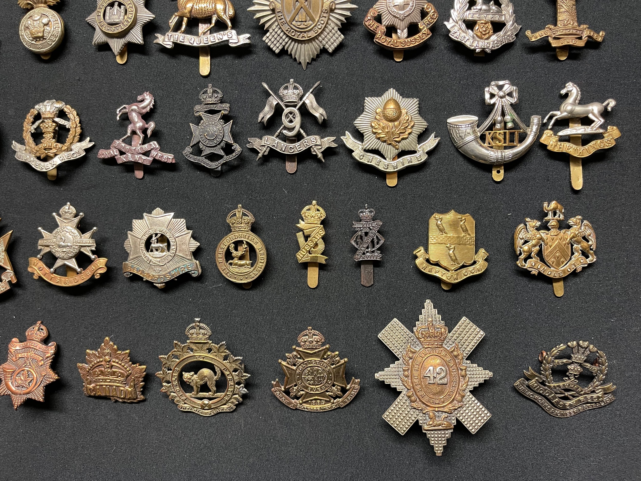 WW2 British Cap Badges plus some WW1 badges to include: Aryll & Sutherland Highlanders: Seaforth - Image 9 of 10