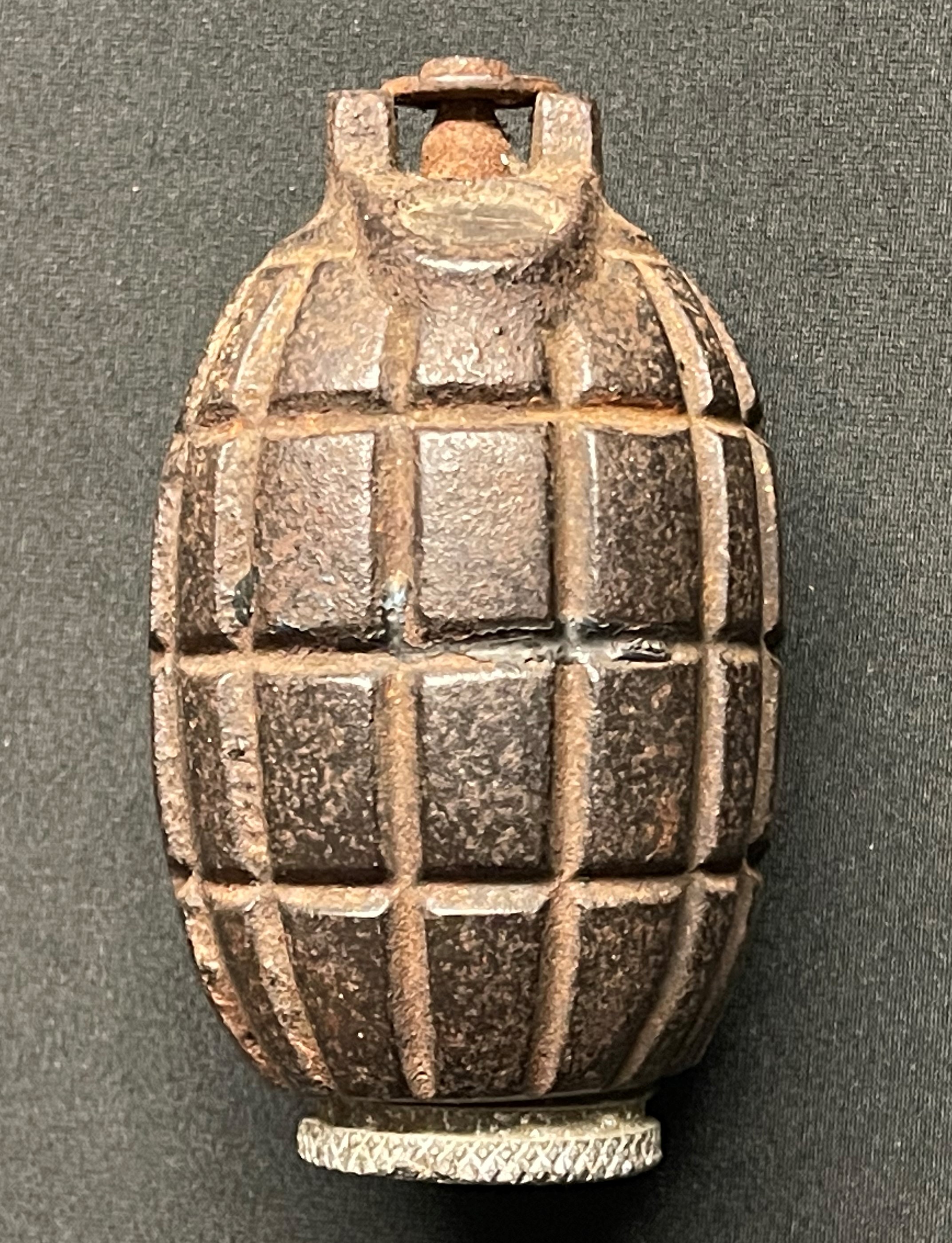 WW1 British No5 Mills Grenade. INERT & FFE. Baseplate marked No.5 MkI and dated 9/15. Maker - Image 4 of 7