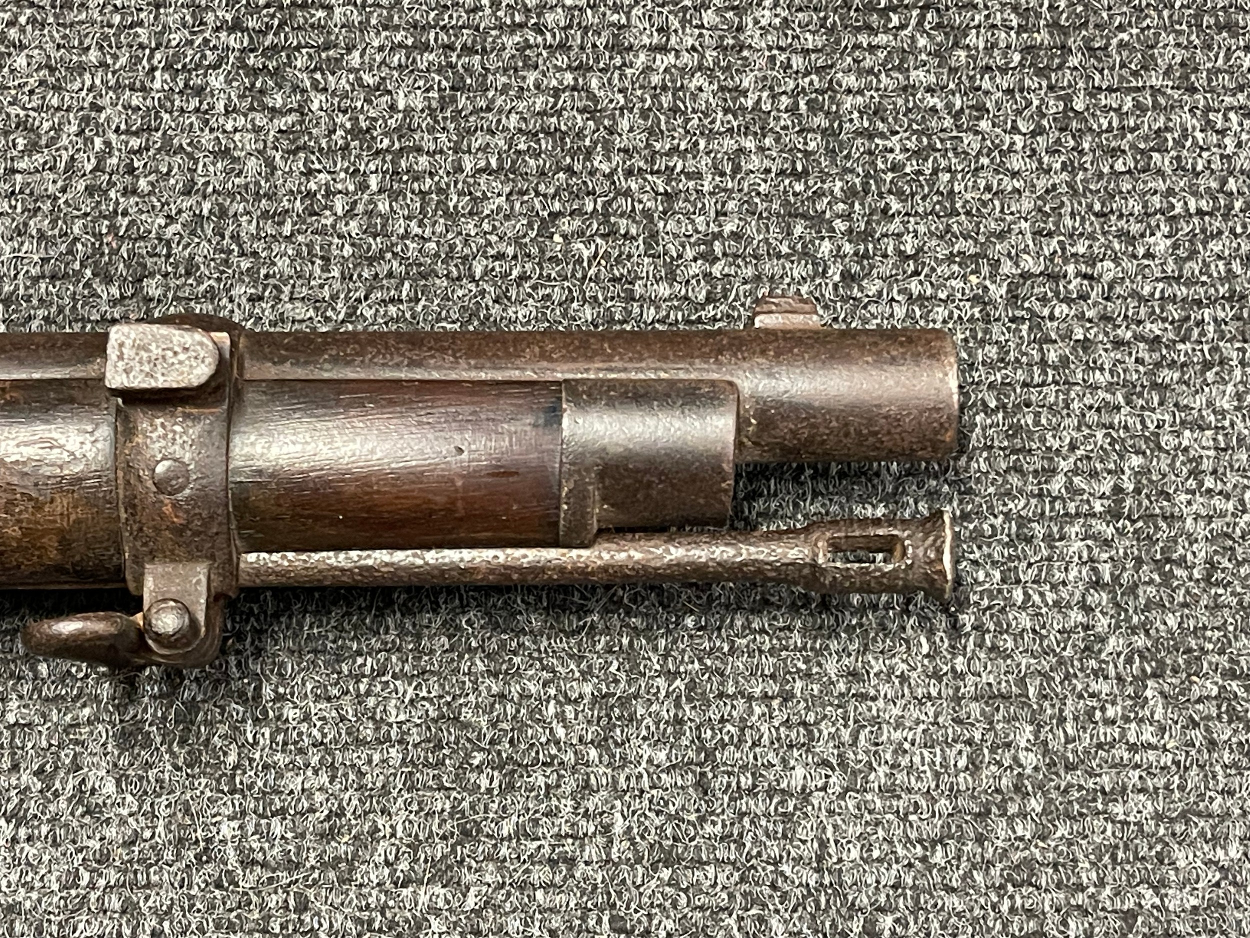 British Military "Bar on Band" Enfield Short Percussion Cap Rifle. Working action. 83cm long barrel. - Image 10 of 24