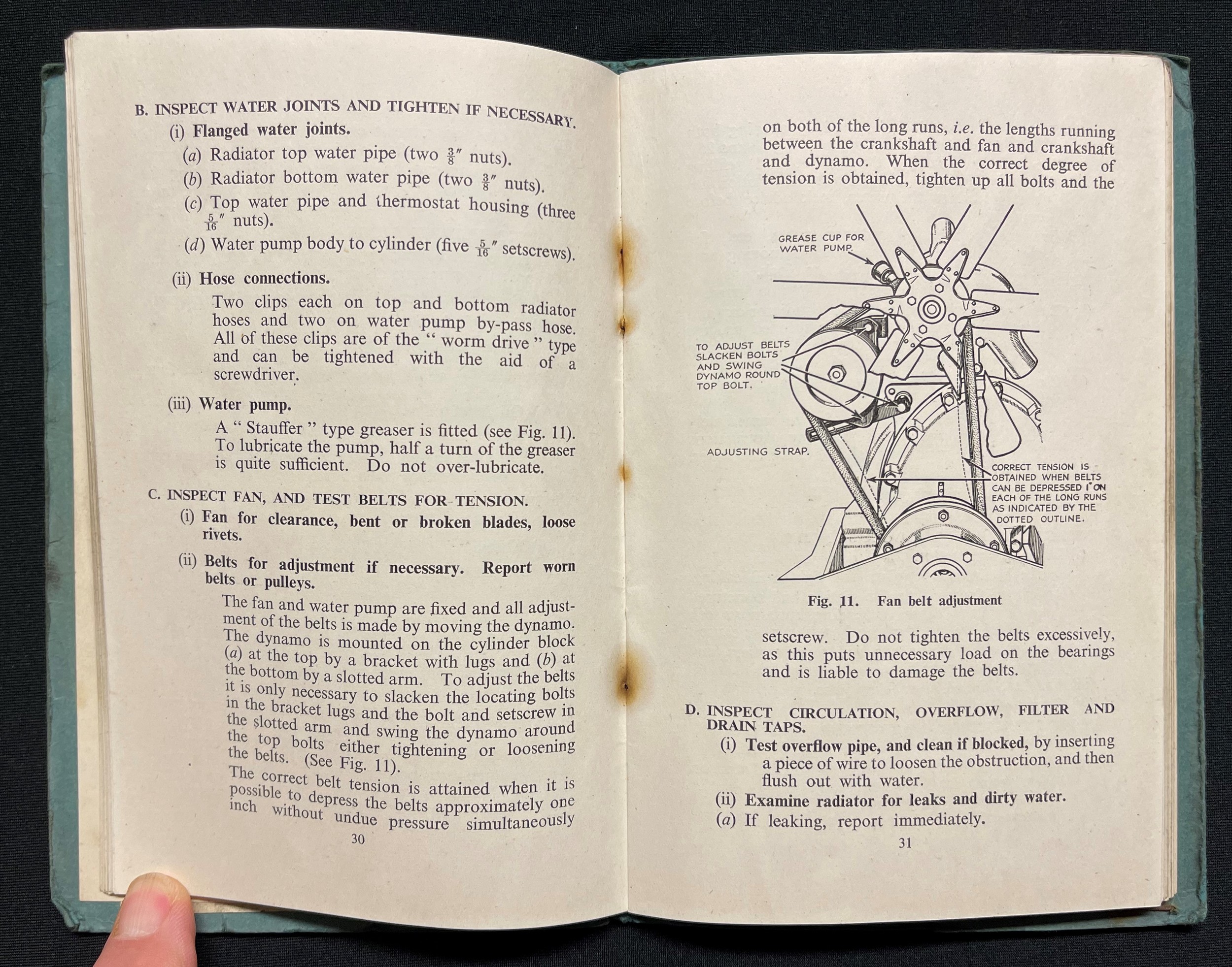 WW2 British Military Vehicle Drivers Handbooks for Bedford OY, dated 1941: Karrier Model K6 dated - Image 9 of 14