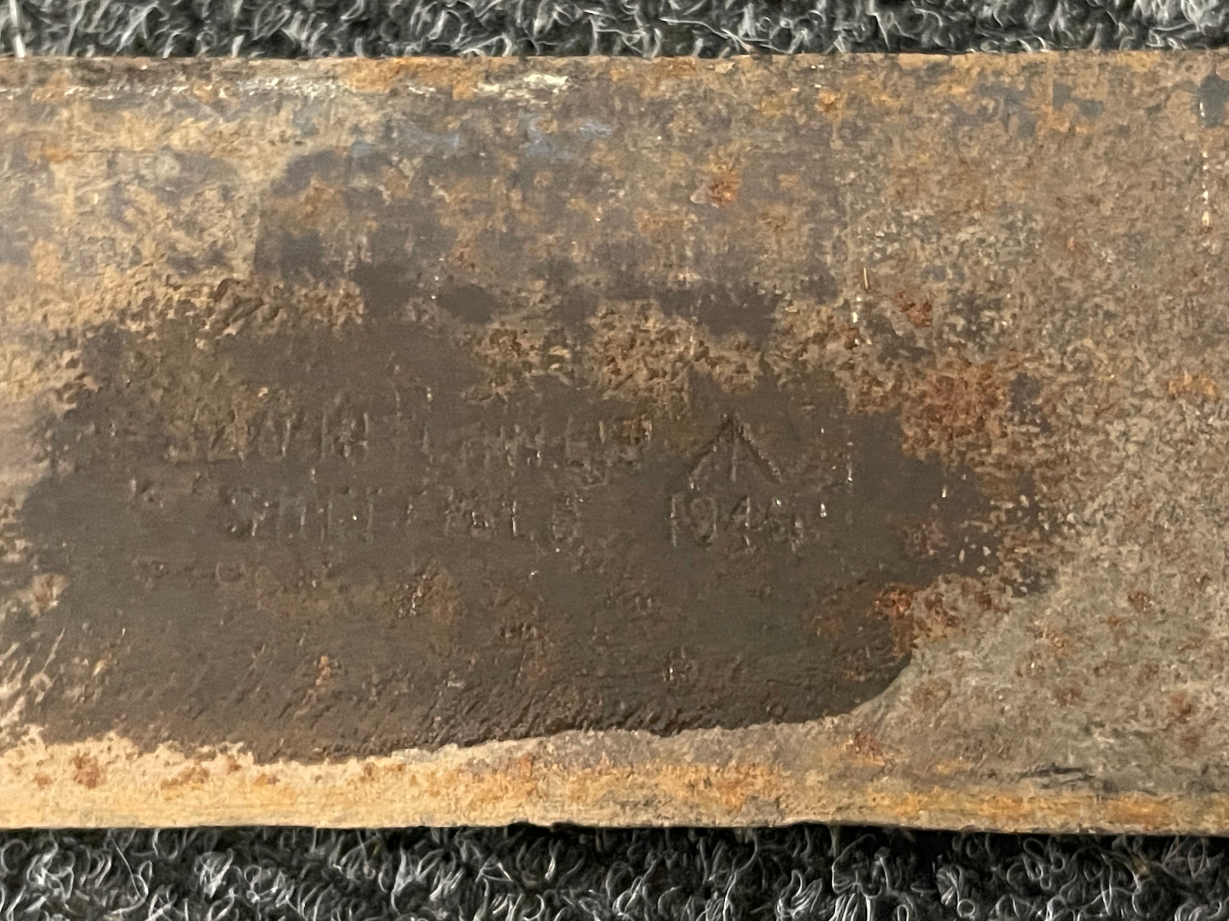 WW2 British Machete with single edged blade 370mm in length. Sheffield maker marked and dated 1945 - Image 5 of 13