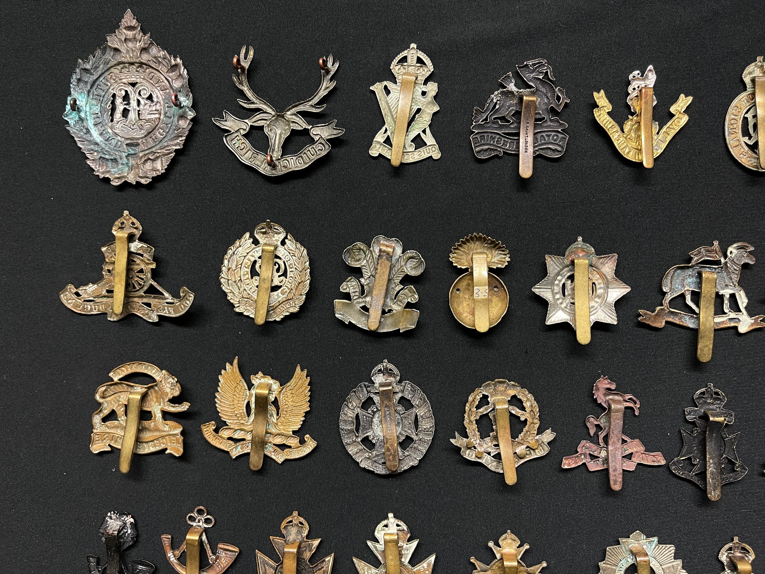 WW2 British Cap Badges plus some WW1 badges to include: Aryll & Sutherland Highlanders: Seaforth - Image 6 of 10