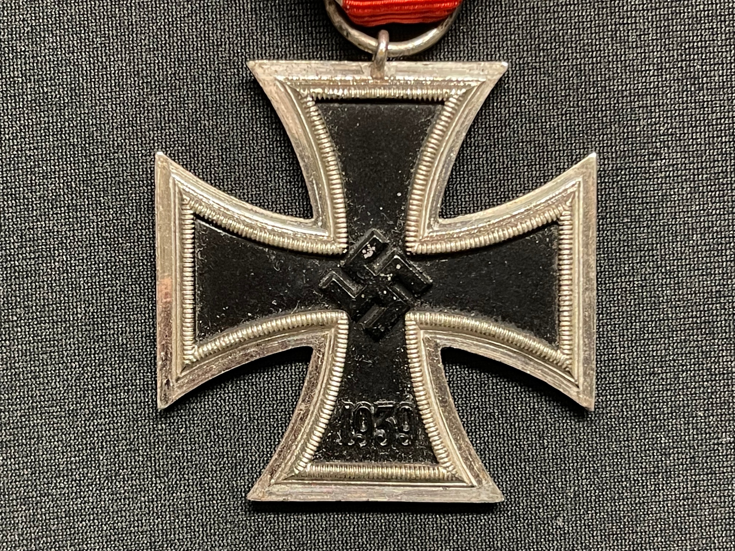WW2 Third Reich Eisernes Kreuz 2. Klasse. Iron Cross 2nd class 1939. No maker mark. Complete with - Image 4 of 4