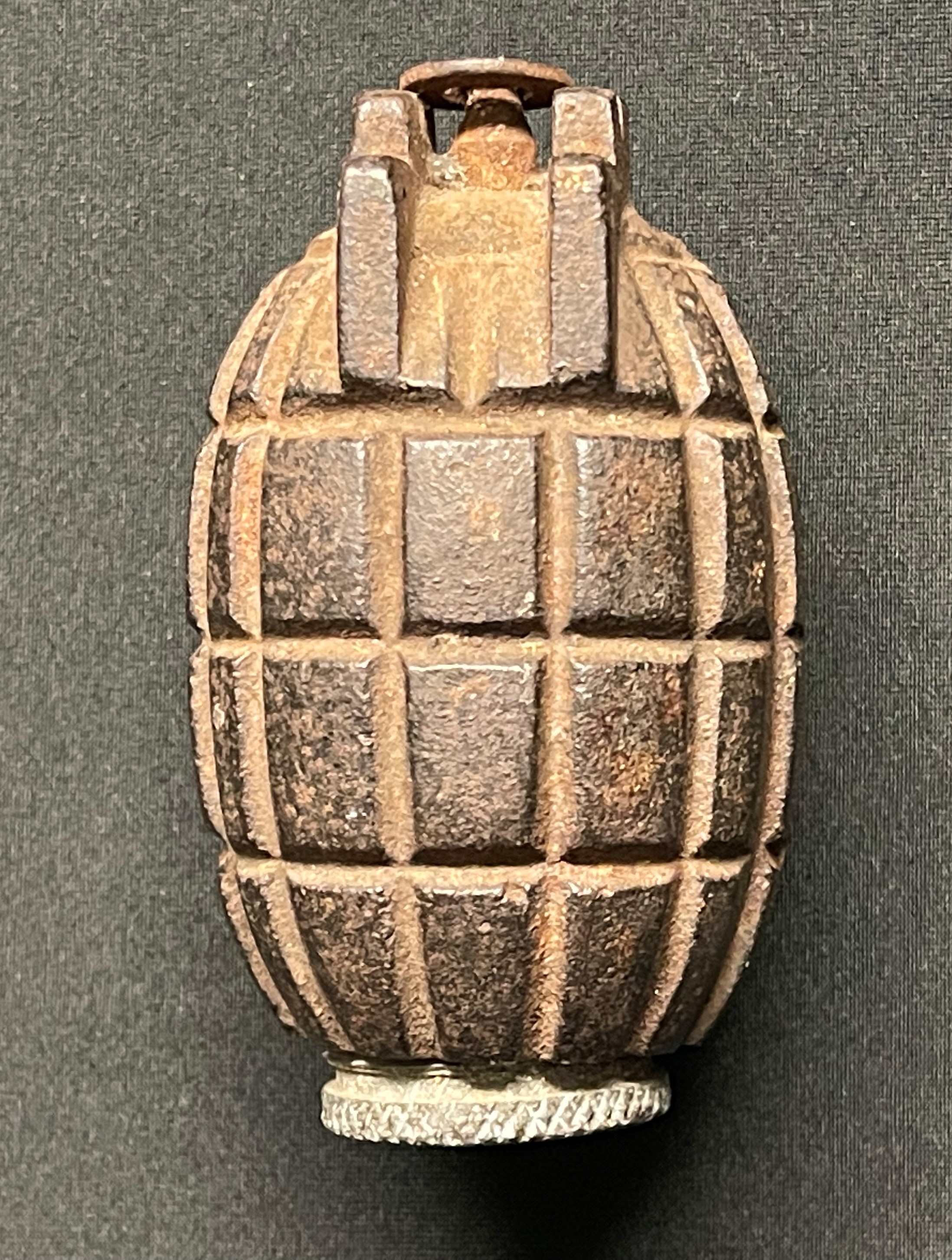 WW1 British No5 Mills Grenade. INERT & FFE. Baseplate marked No.5 MkI and dated 9/15. Maker - Image 2 of 7