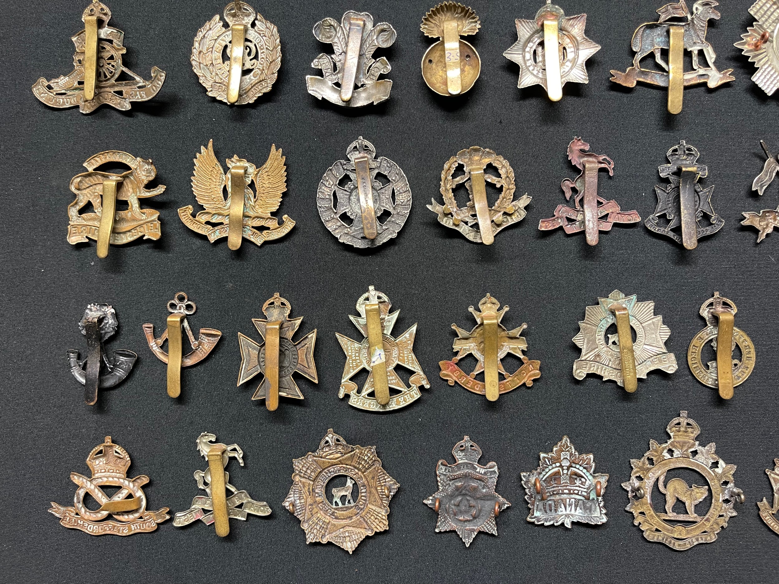 WW2 British Cap Badges plus some WW1 badges to include: Aryll & Sutherland Highlanders: Seaforth - Image 4 of 10