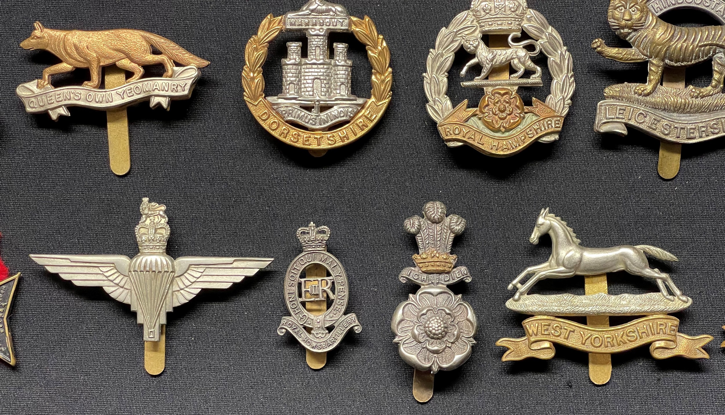 WW2 British Cap Badges plus WW1 badges to include: East Surrey Regt: 27th Lancers: WW1 Economy Royal - Image 8 of 14