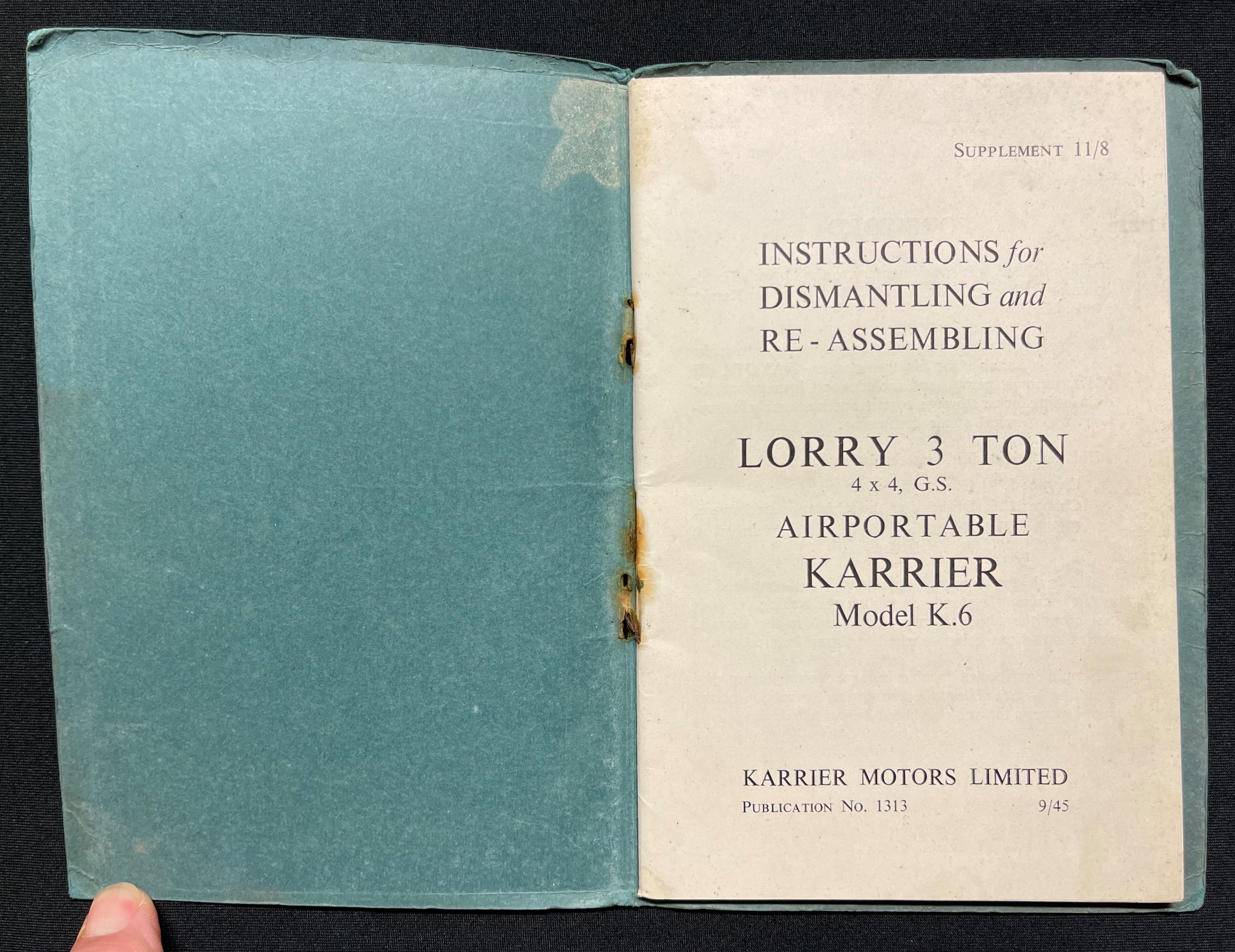 WW2 British Military Vehicle Drivers Handbooks for Bedford OY, dated 1941: Karrier Model K6 dated - Image 10 of 14