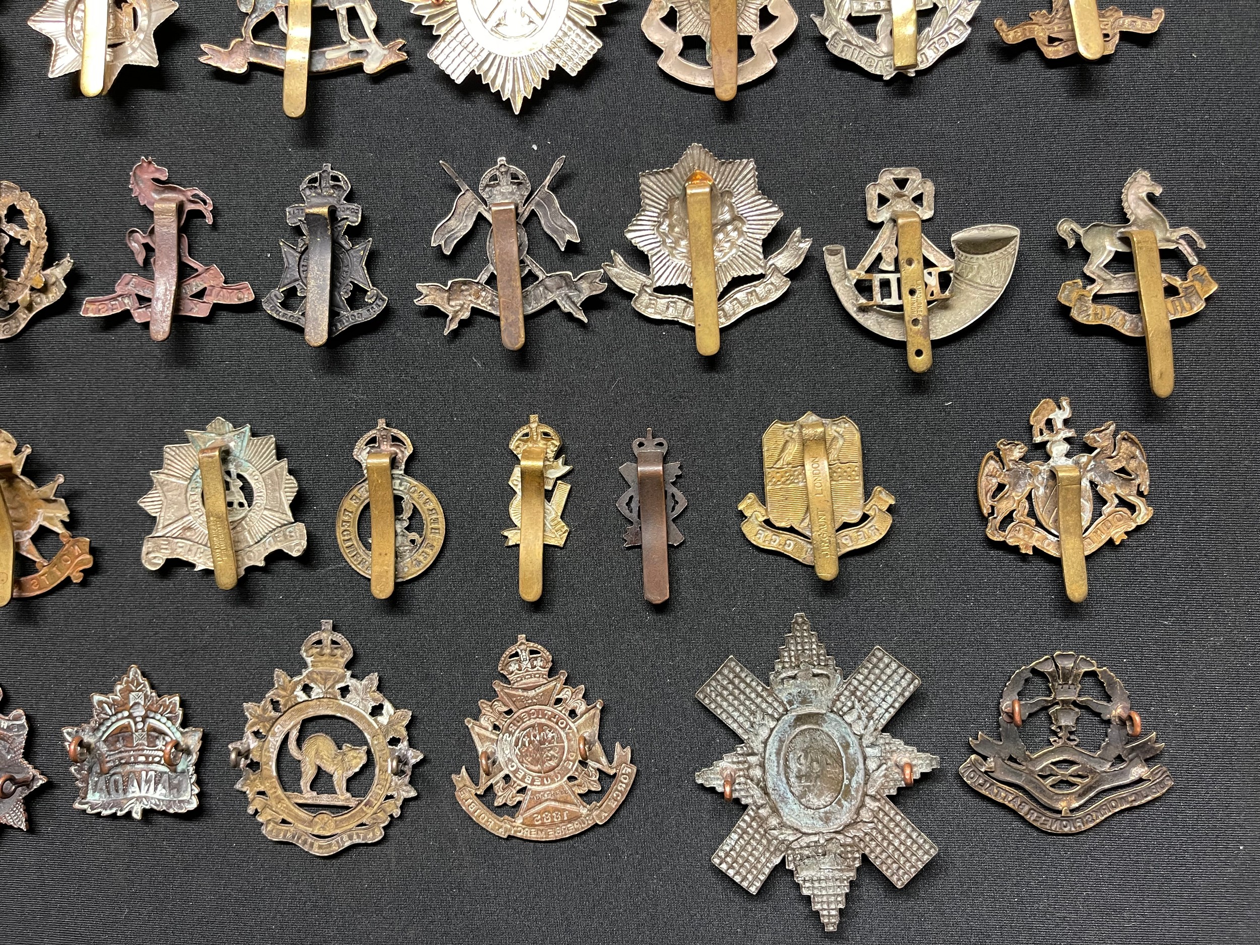 WW2 British Cap Badges plus some WW1 badges to include: Aryll & Sutherland Highlanders: Seaforth - Image 3 of 10