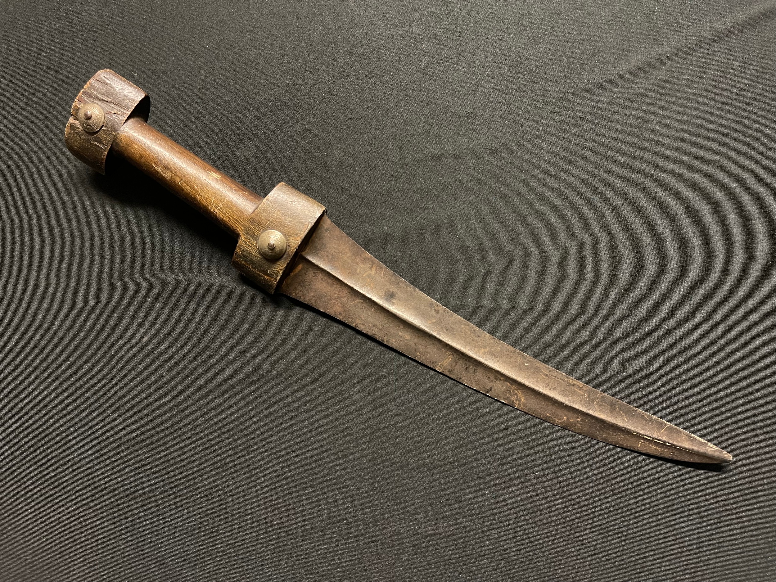 A Middle Eastern kindjal dagger, 24cm curved blade with central ridge, horn handle, 39cm long - Image 2 of 17