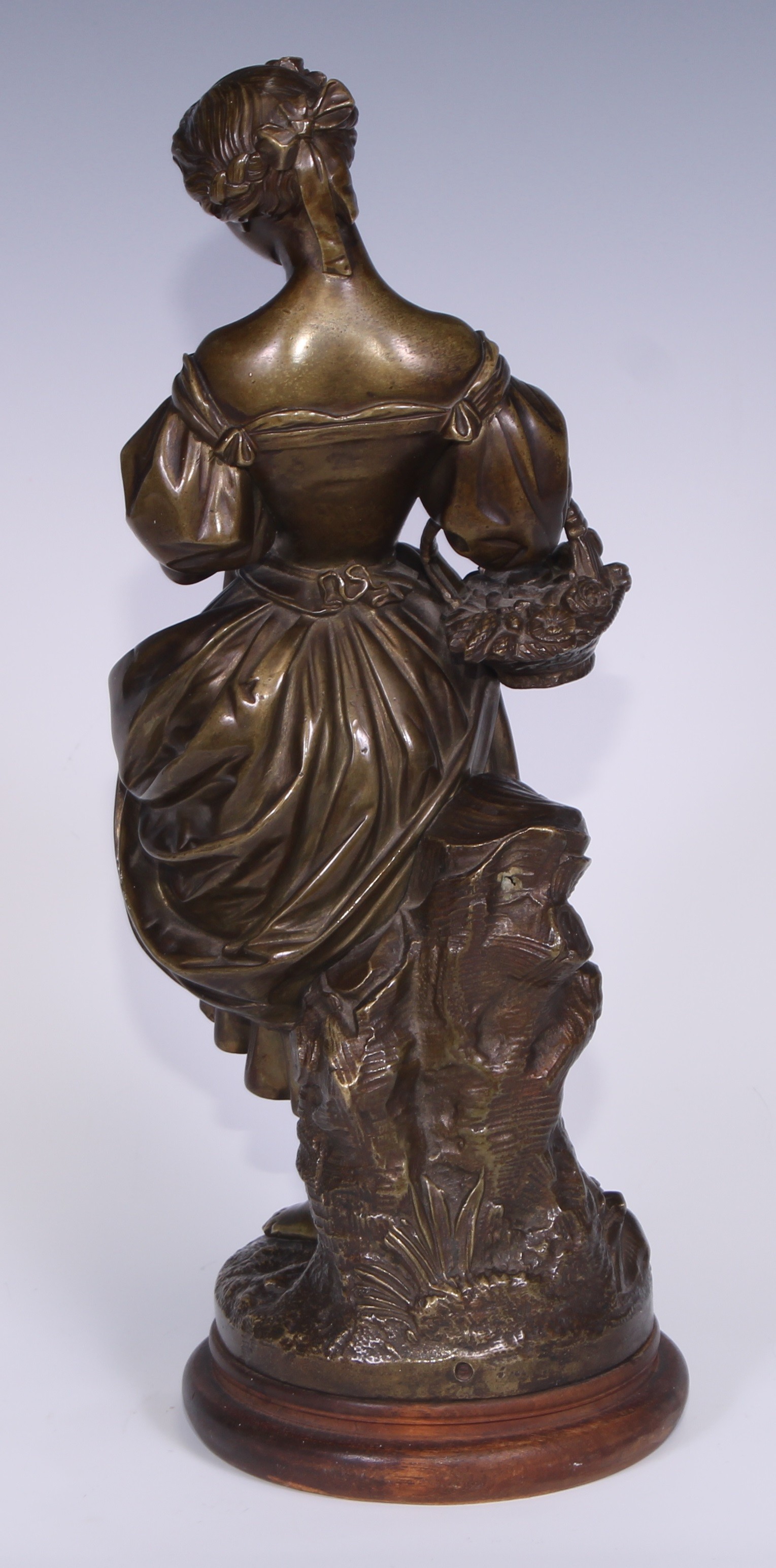 English School, 19th century, a brown patinated bronze, of a lady with flower basket, 34cm high - Bild 4 aus 4
