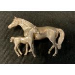 A silver brooch modelled as Horse and Foal, Birmingham 1987, 8.8g