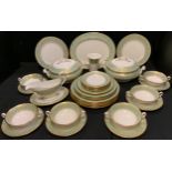 An Extensive Spodes Renaissance pattern dinner set inc oval meat plate, dinner and side plates, soup