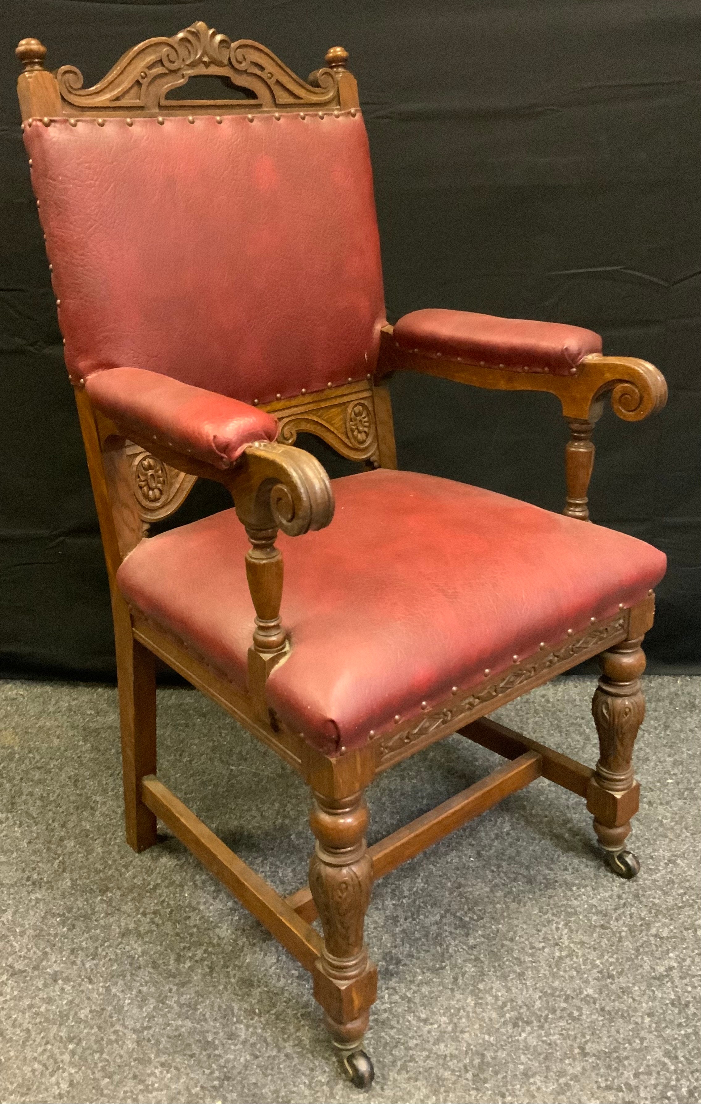 A set of eight Gothic revival oak dining chairs (six chairs and two carvers), red leather backs - Bild 2 aus 3