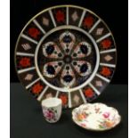 A Royal Crown Derby 1128 Imari 26.7cm diameter dinner plate; Posies trinket dish & egg cup, all