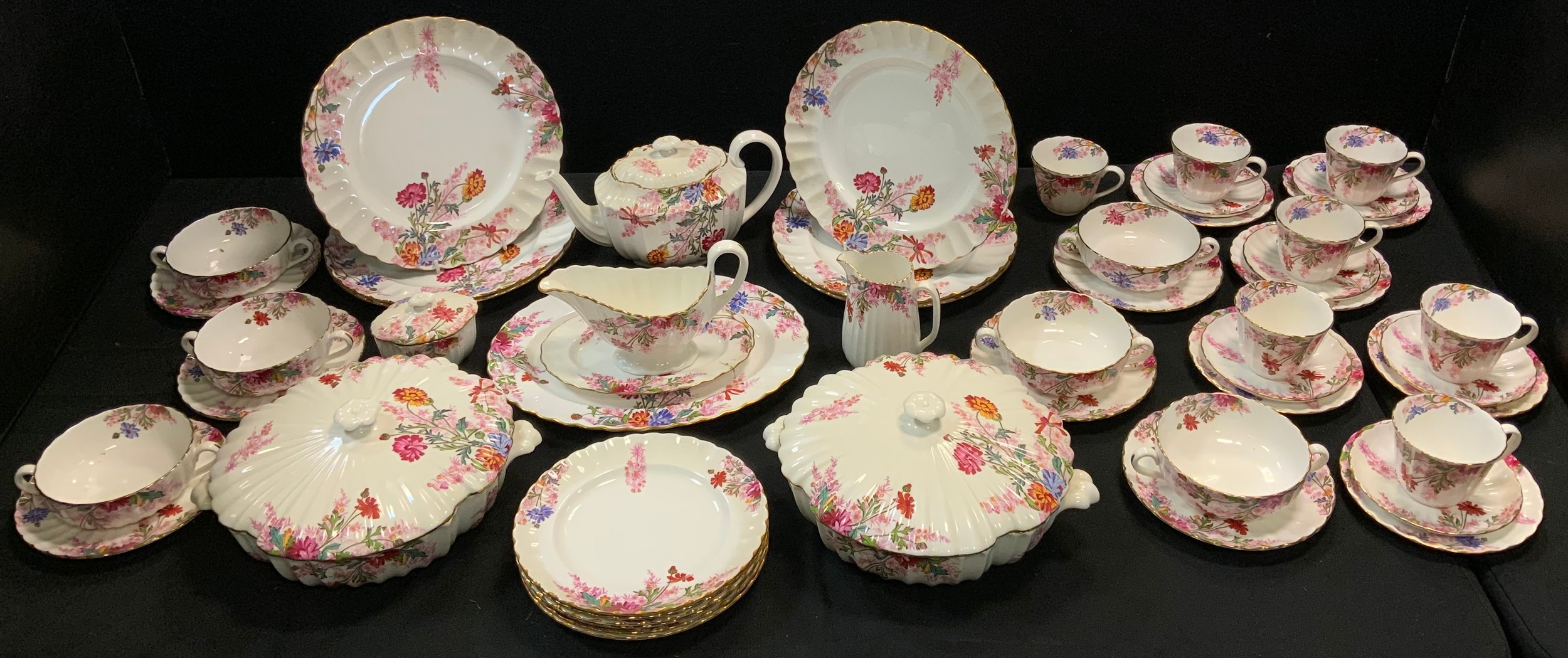 A Spode Chelsea Garden tea and dinner service, for six, comprising teacups, saucers, side plates,