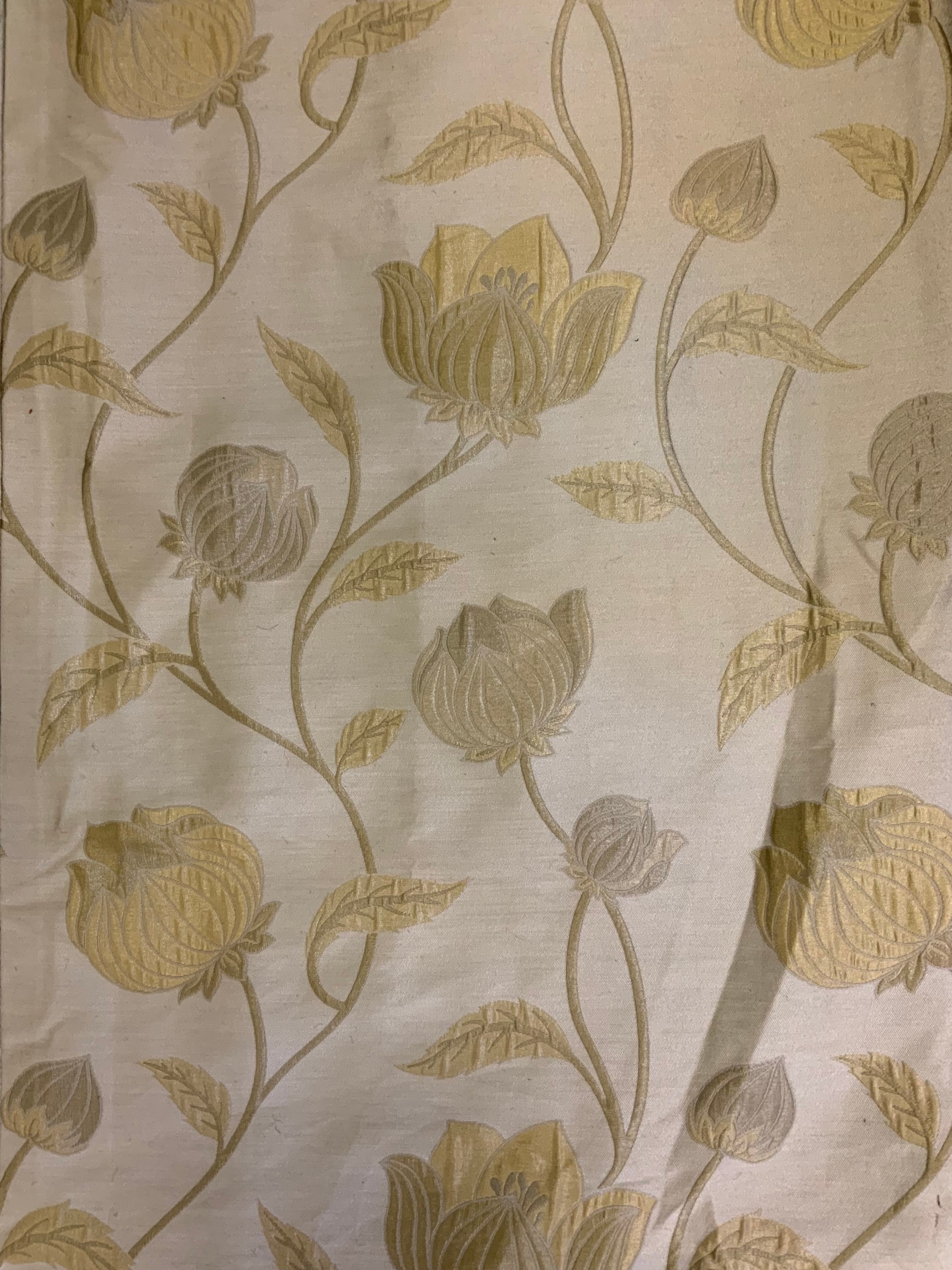 Large pair of cream and gold Damask curtains 335cm wide x 85cm length - Bild 2 aus 2