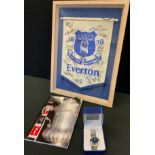 Everton Football Club - a banner, signed by the players, 2000; FA Cup The Final Chelsea V Everton