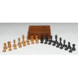 A boxwood and ebony Staunton pattern chess set, the Kings 7.5cm high, mahogany box