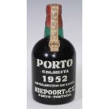 Port, 1952 Niepoort Porto Colheita, [75cl, 20%], label good, level at base of neck, seal intact, [1]