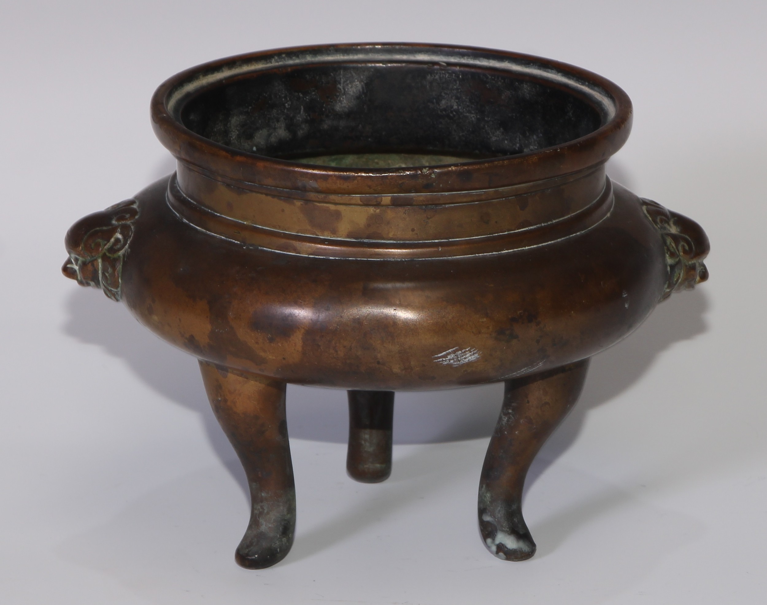 A Chinese bronze tripod censer, cast temple lion mask handles, tall serpentine legs, 16cm wide, 19th - Image 4 of 4