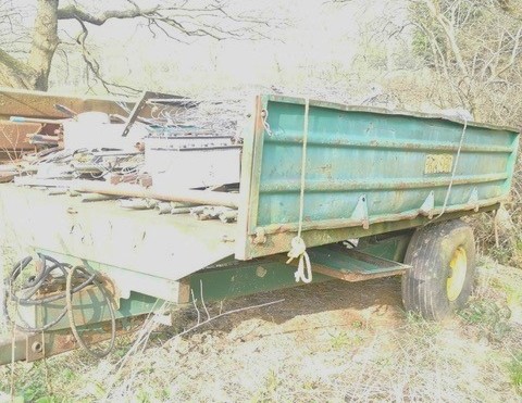 A Fraser Agricultural large tipping trailer with a quantity of scrap metal; two agricultural - Image 2 of 5