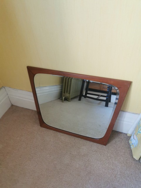 An Art Deco bedroom, comprising triple wardrobe, lady's double door wardrobe, shaped rectangular - Image 4 of 4