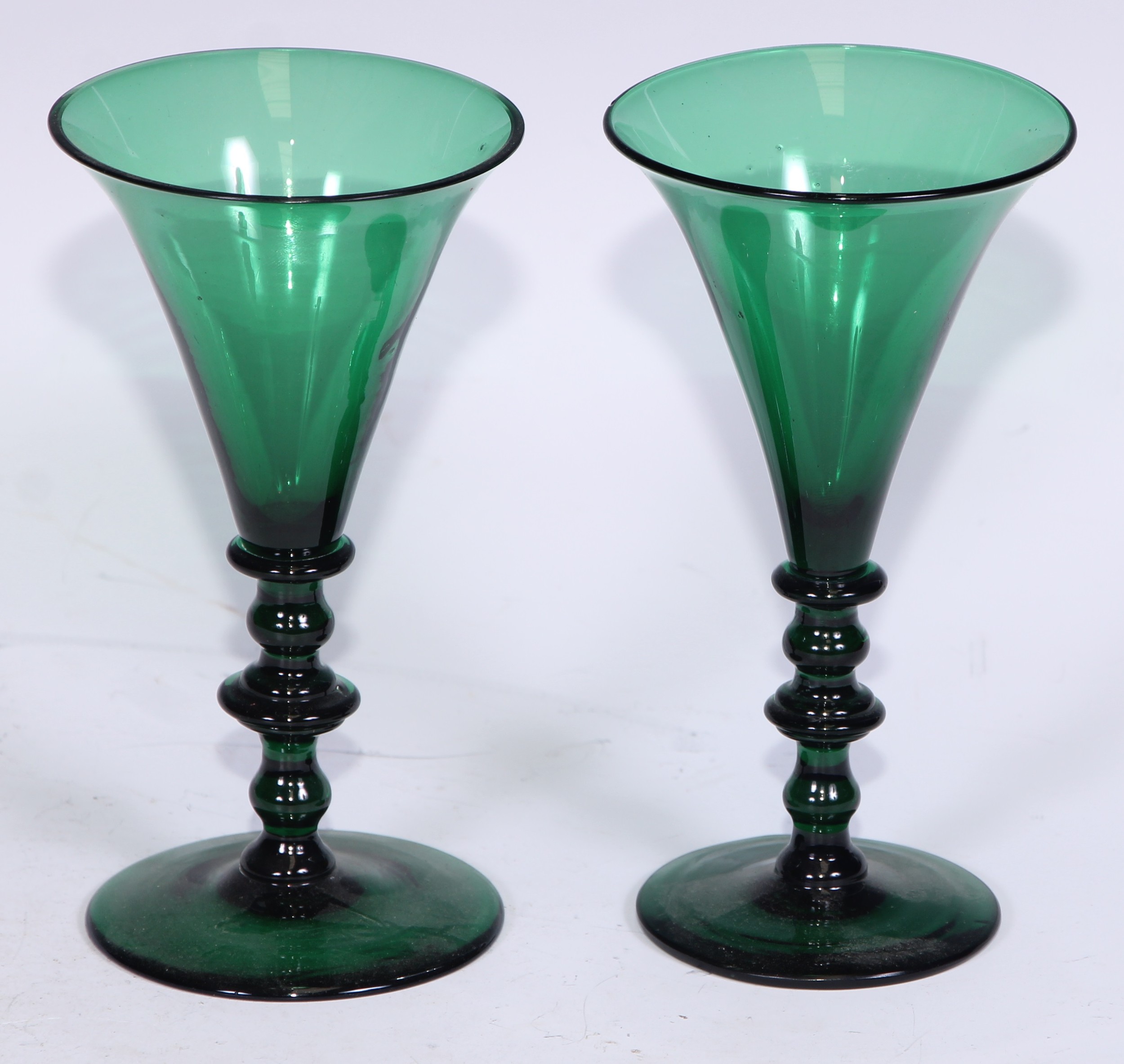 A 19th century etched glass campana vase, 24cm high, c.1880; George III ale glasses; a pair of - Bild 12 aus 12