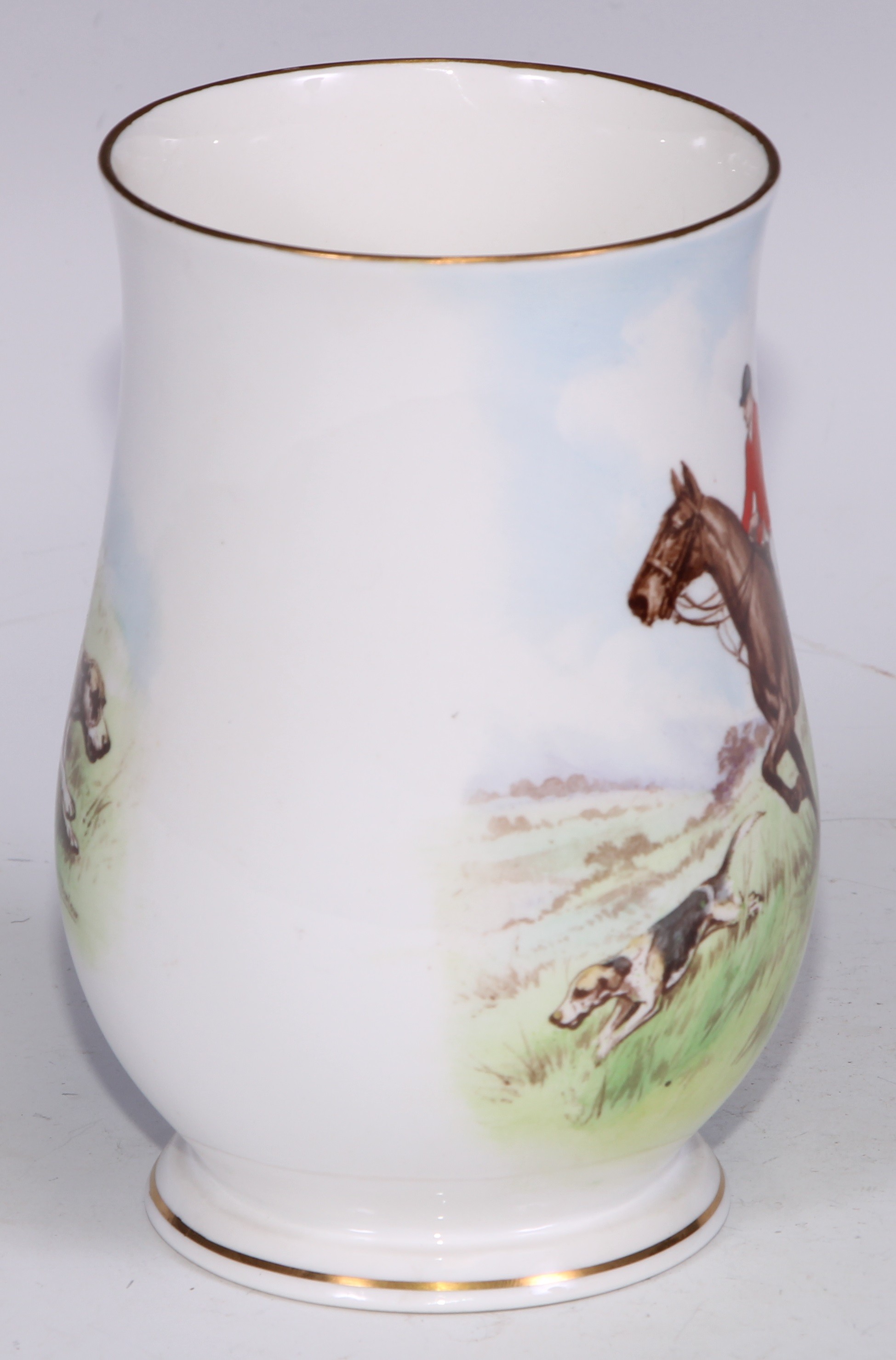 A Royal Crown Derby cylindrical mug, printed and painted by F Cox, with a hunting scene, to verso - Bild 4 aus 42