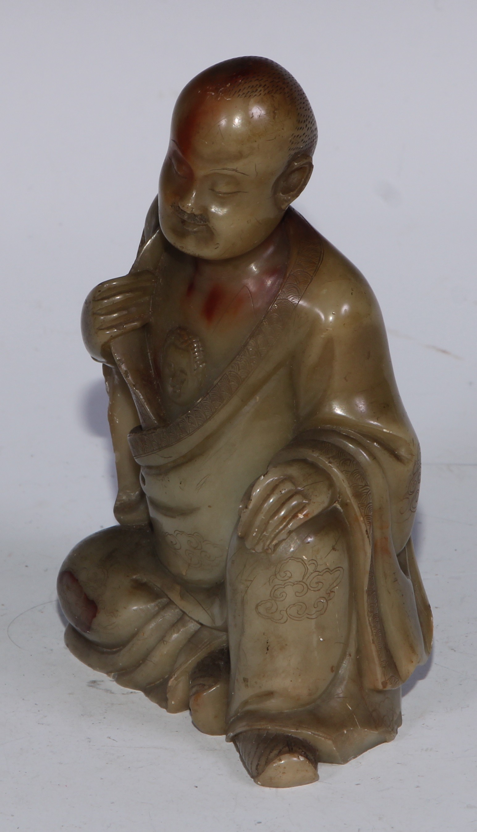 A Chinese soapstone figure, of a monk, seated, parting his robe, Buddha displayed on his chest, 12. - Bild 4 aus 11