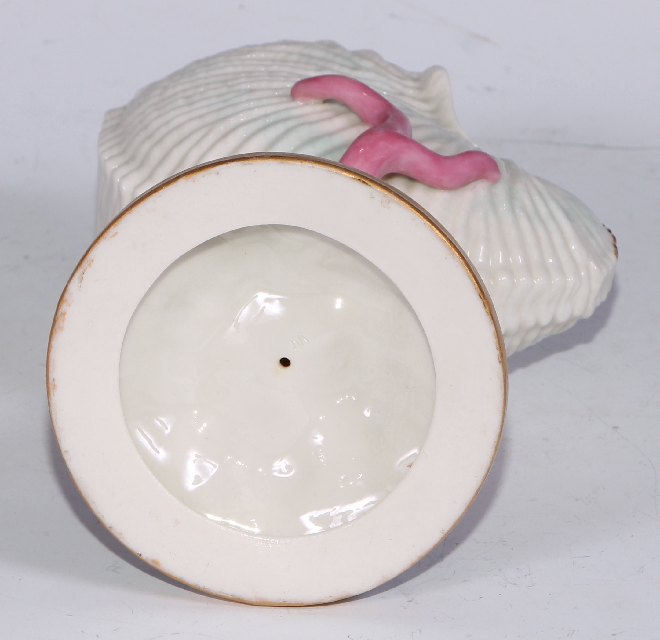A Royal Worcester vase, naturalistically modelled as a nautilus shell upon a coral specimen, 16cm - Bild 6 aus 11