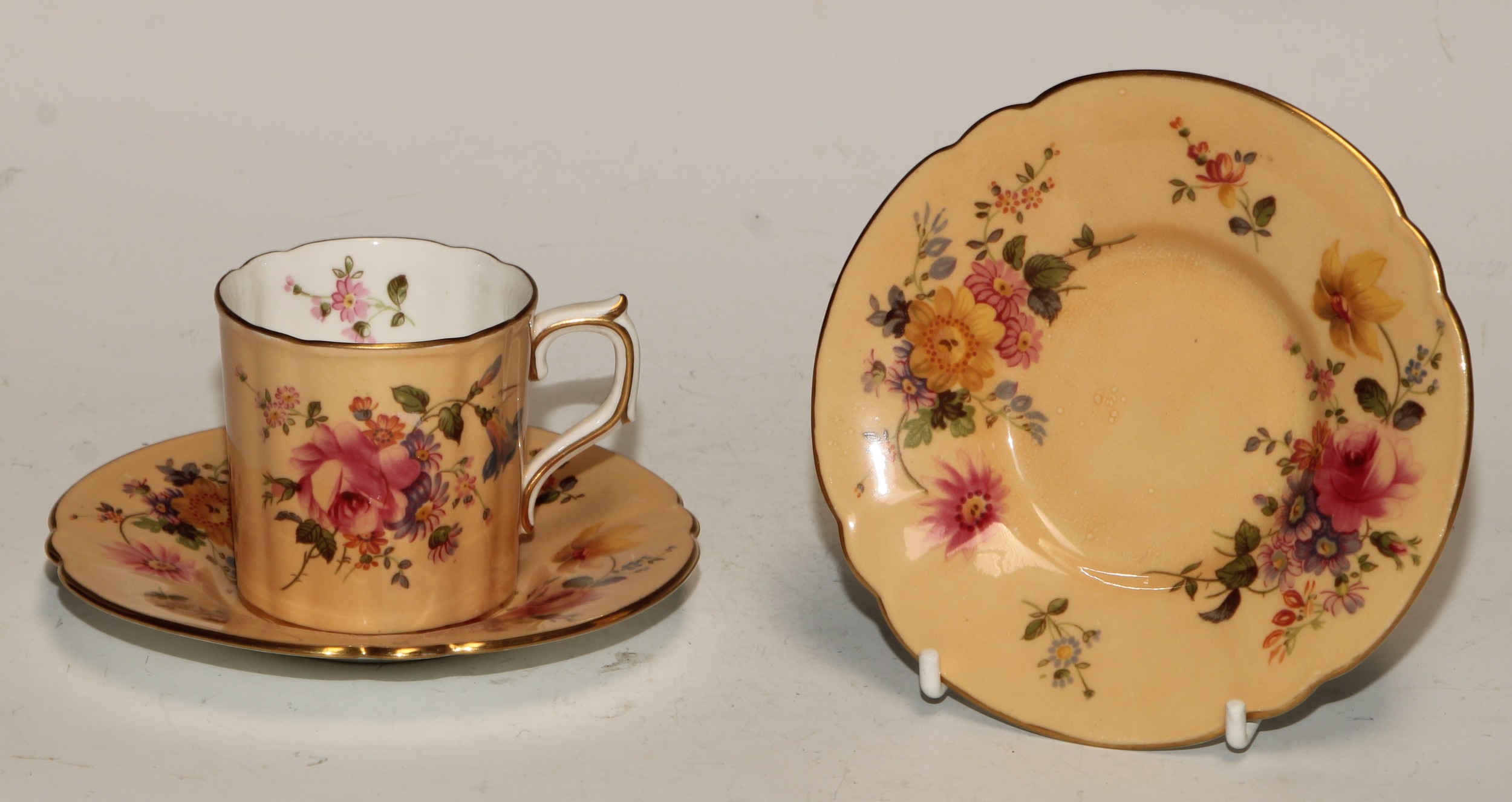 A Royal Crown Derby commemorative mug, HM King George VI Coronation 1937; four Royal Crown Derby - Bild 31 aus 54