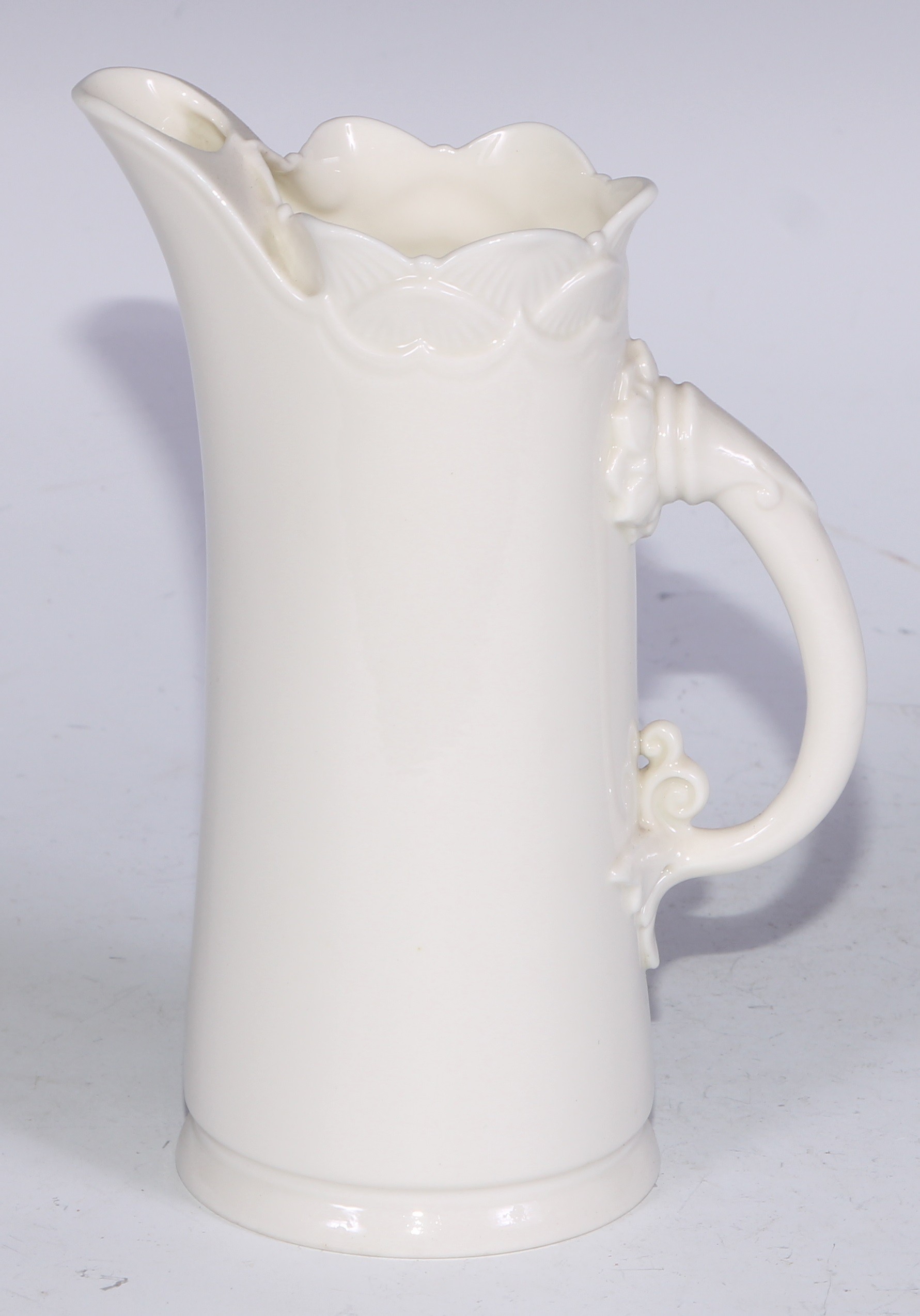 A Royal Worcester vase, naturalistically modelled as a nautilus shell upon a coral specimen, 16cm - Bild 9 aus 11