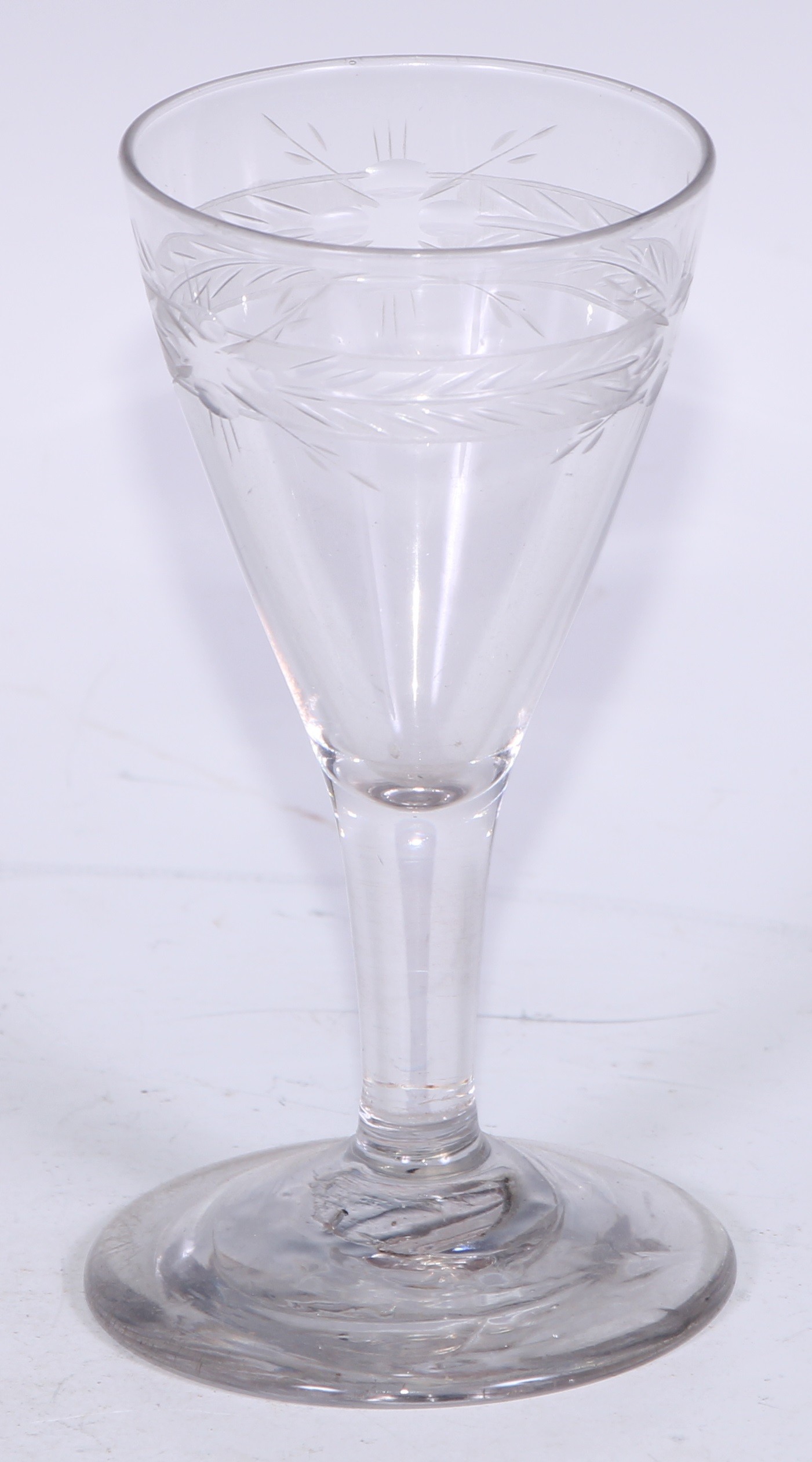 A 19th century etched glass campana vase, 24cm high, c.1880; George III ale glasses; a pair of - Bild 5 aus 12