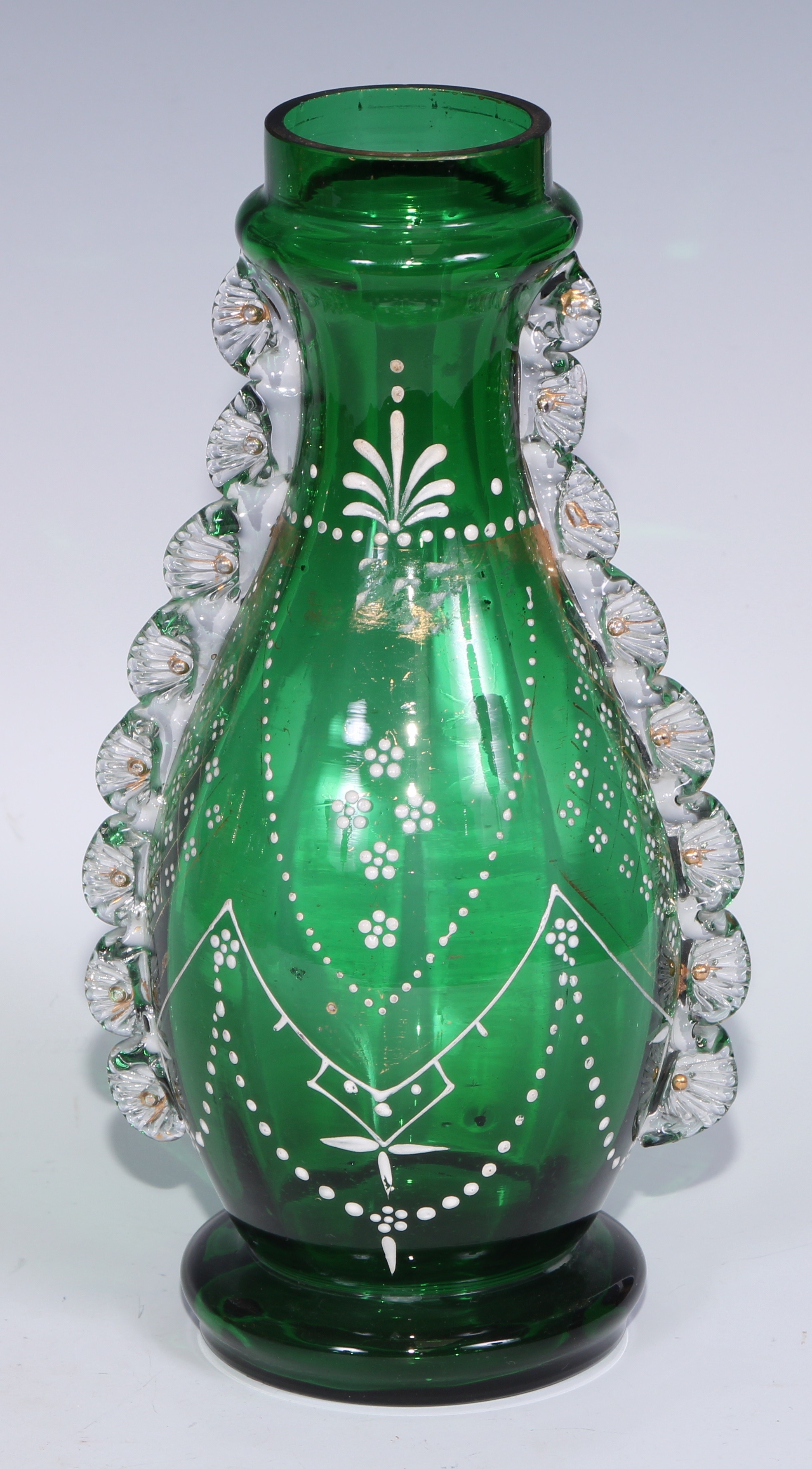 A Bohemian emerald glass vase, decorated in enamel with a portrait of a lady, on a ground of gilt - Bild 5 aus 17