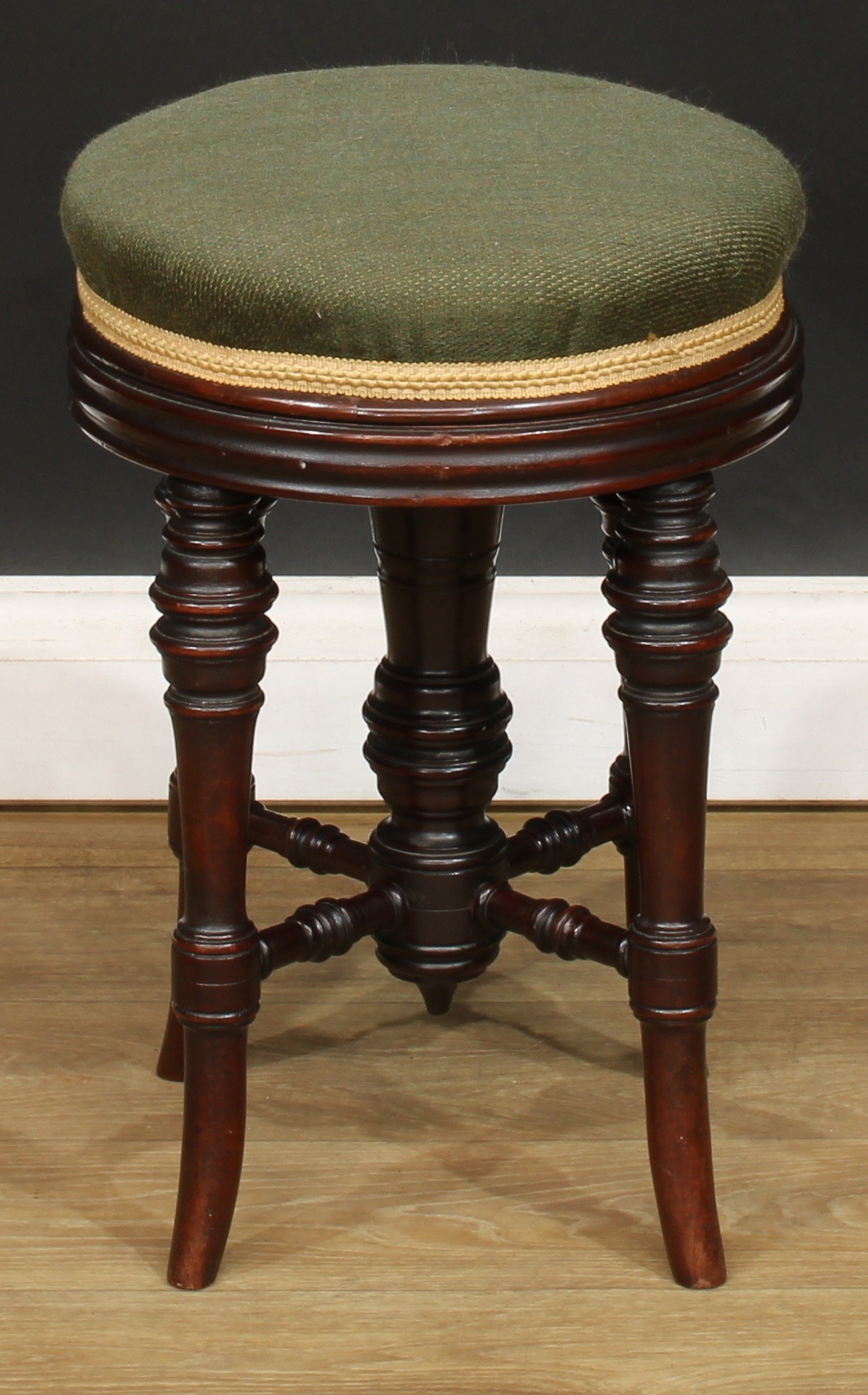 A Victorian mahogany circular stool, 38cm high, 37cm diameter; another, 48cm high, 32.5cm - Bild 4 aus 7