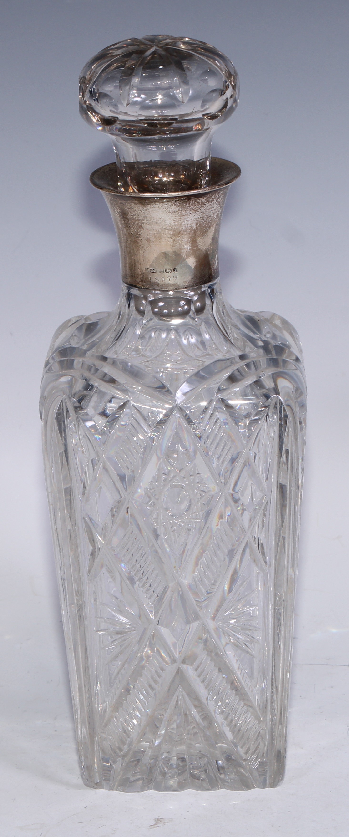 A silver mounted cut glass square decanter, mushroom stopper, star-cut base, 29.5cm high, Birmingham - Bild 2 aus 9