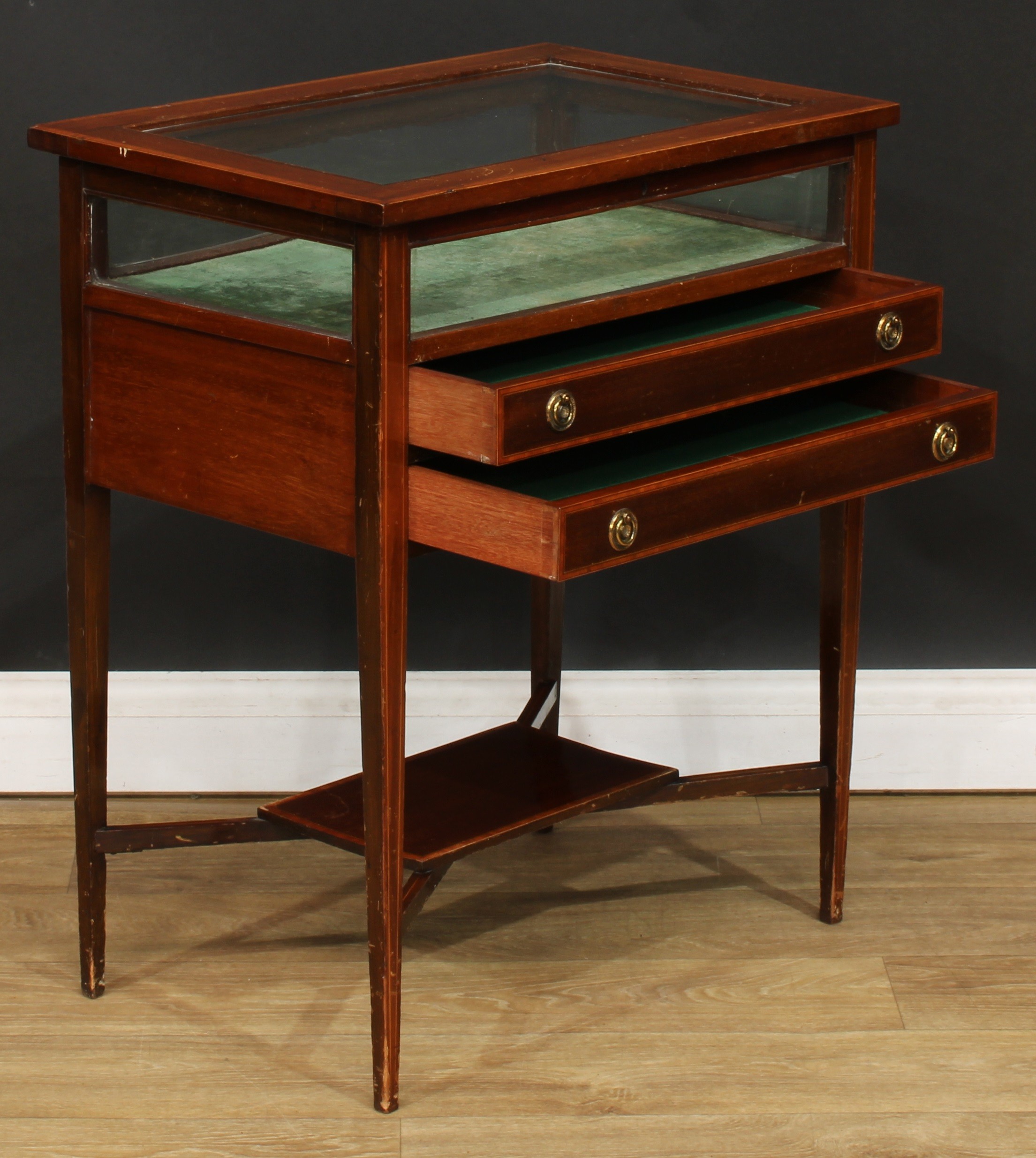 An Edwardian satinwood crossbanded mahogany bijouterie table, hinged rectangular top above a pair of - Image 5 of 7