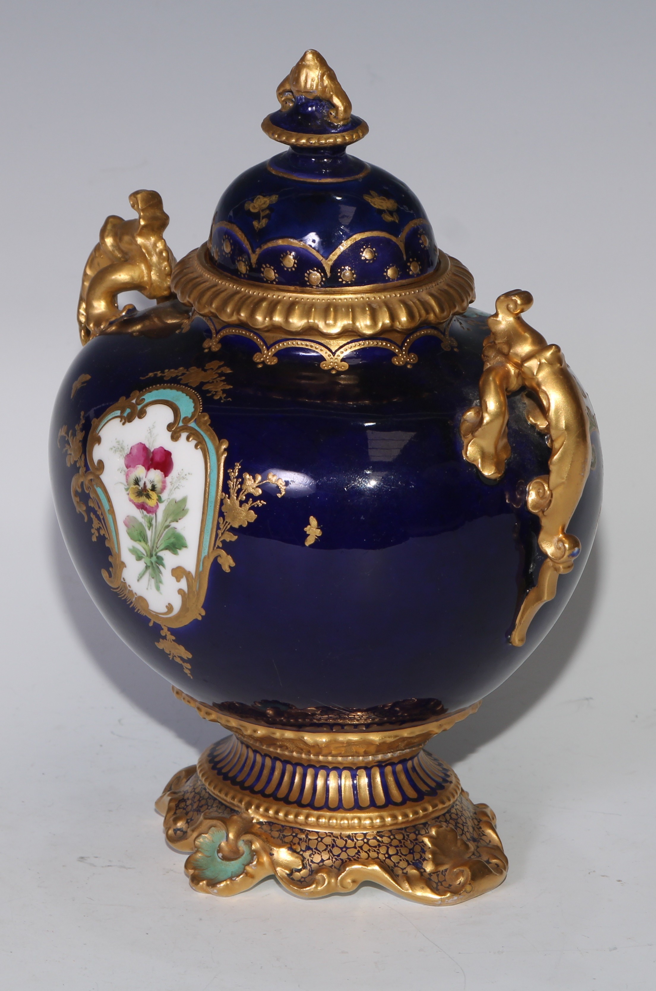 ***LOT WITHDRAWN***A Royal Crown Derby two handled pedestal ovoid vase and cover, well painted - Bild 8 aus 9