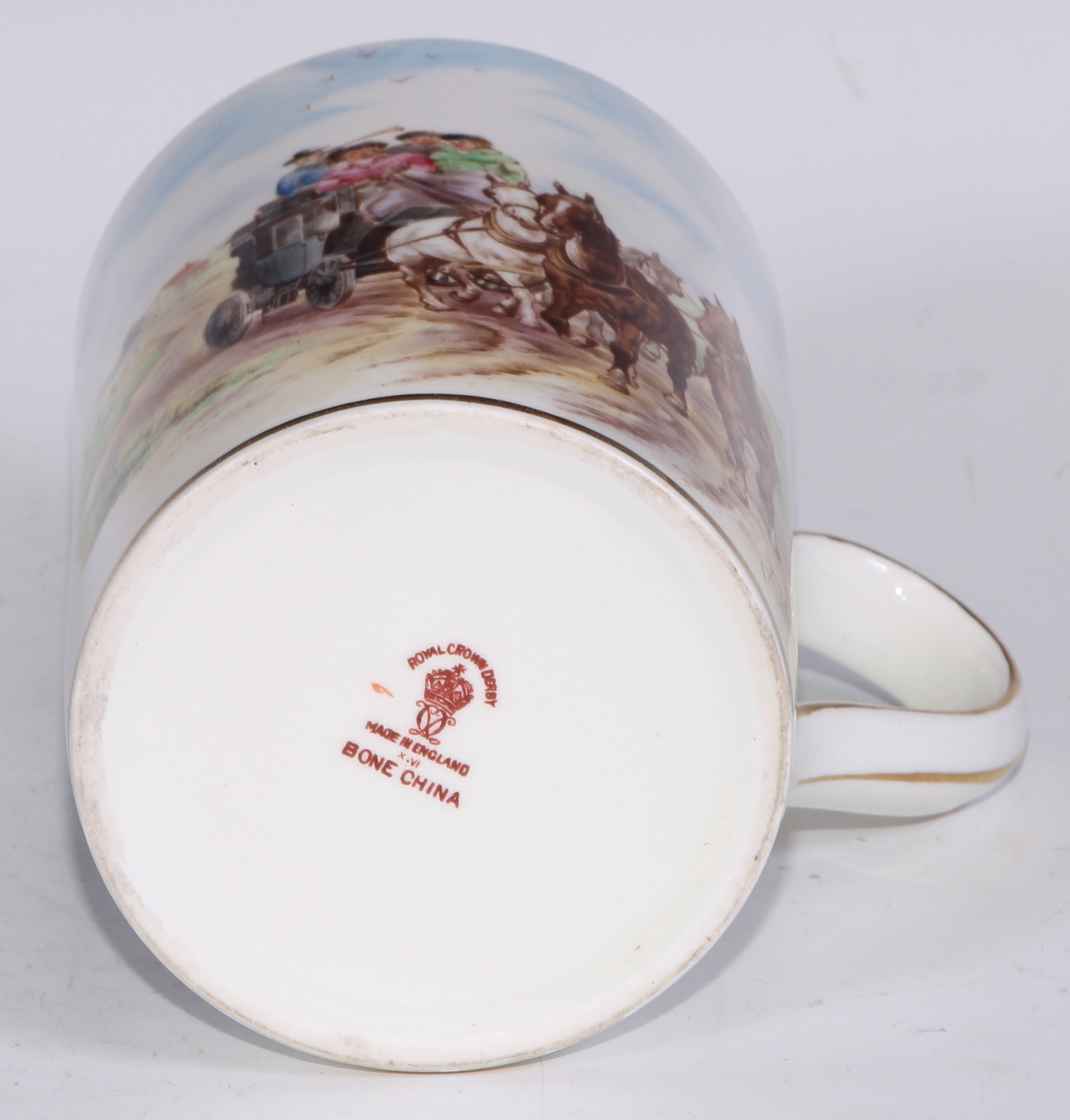 A Royal Crown Derby cylindrical mug, printed and painted by F Cox, with a hunting scene, to verso - Bild 22 aus 42