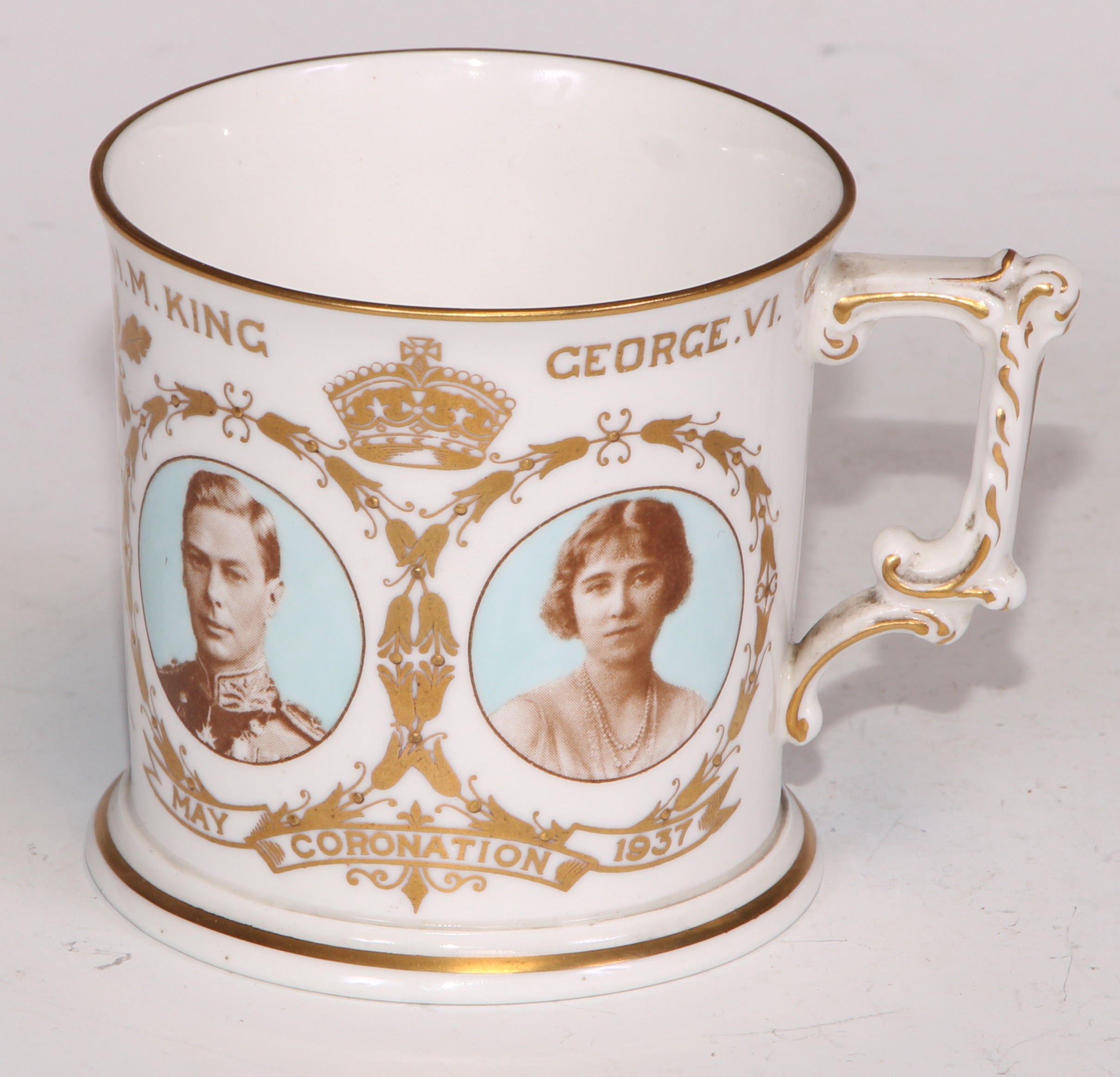 A Royal Crown Derby commemorative mug, HM King George VI Coronation 1937; four Royal Crown Derby - Bild 52 aus 54