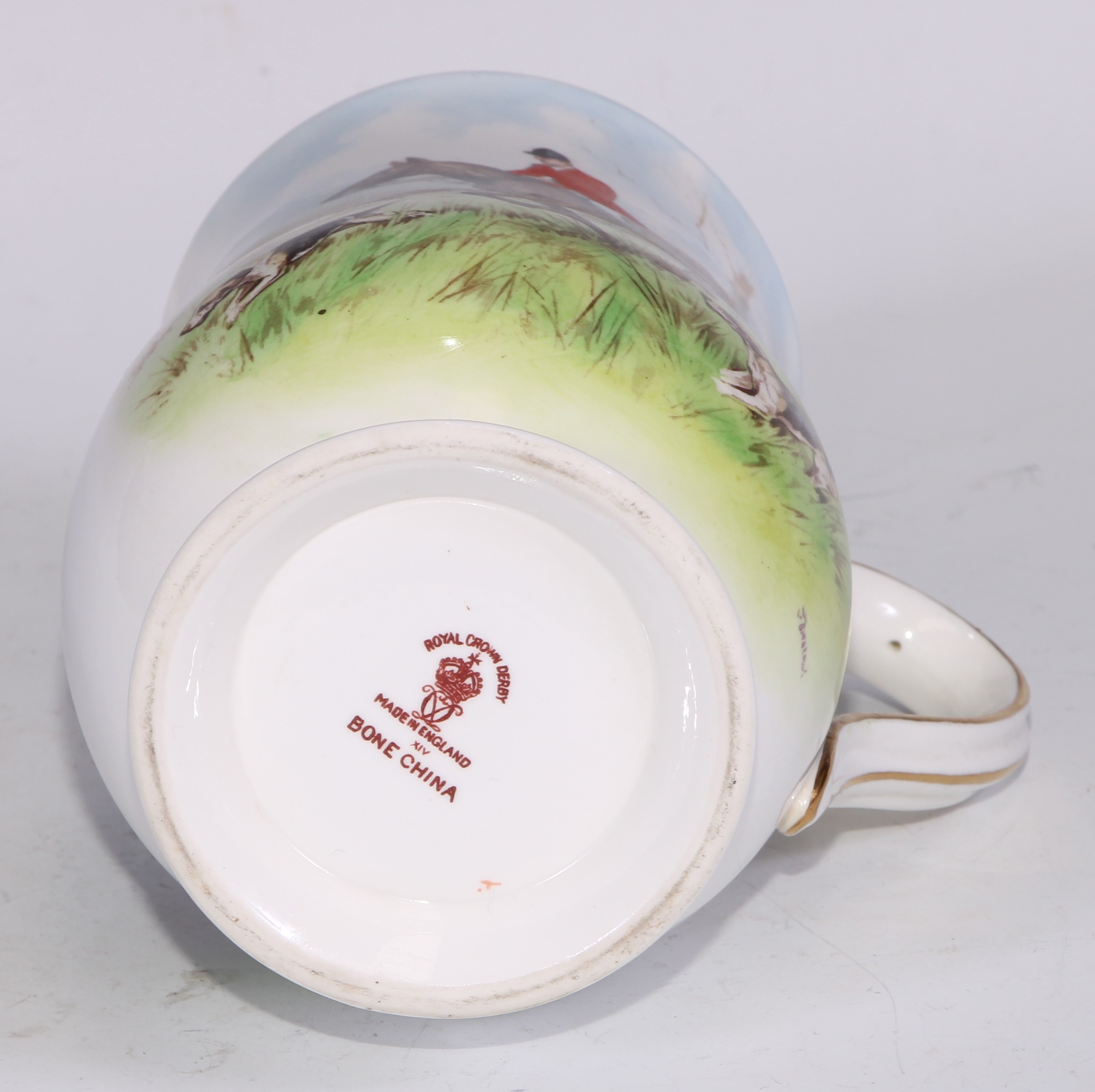 A Royal Crown Derby cylindrical mug, printed and painted by F Cox, with a hunting scene, to verso - Bild 8 aus 42